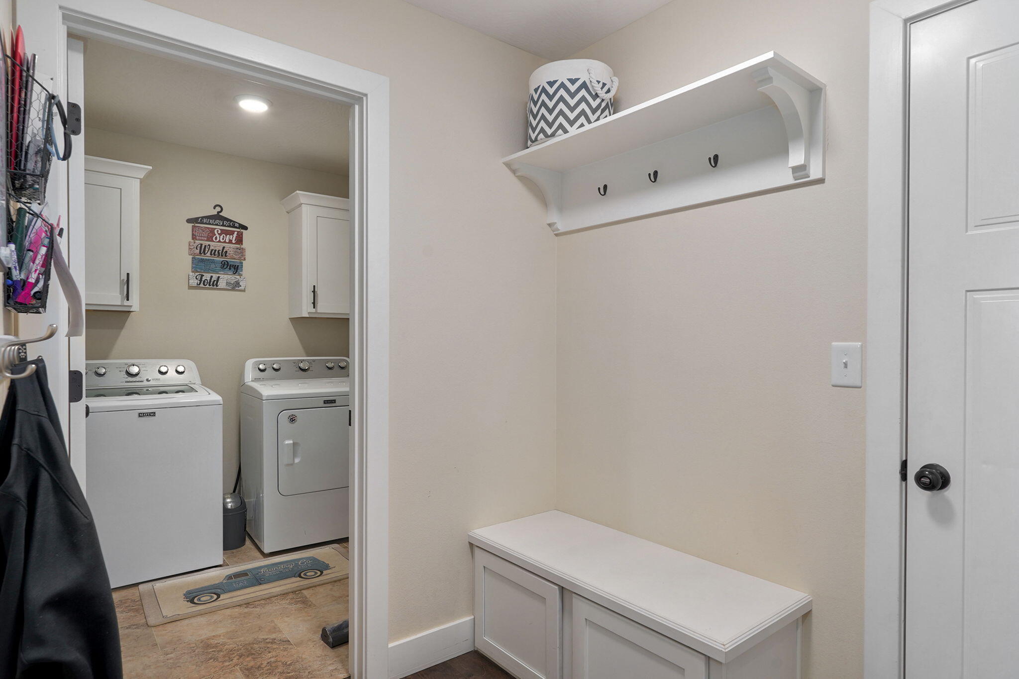 2741 West Fishhook Avenue Property Photo 14