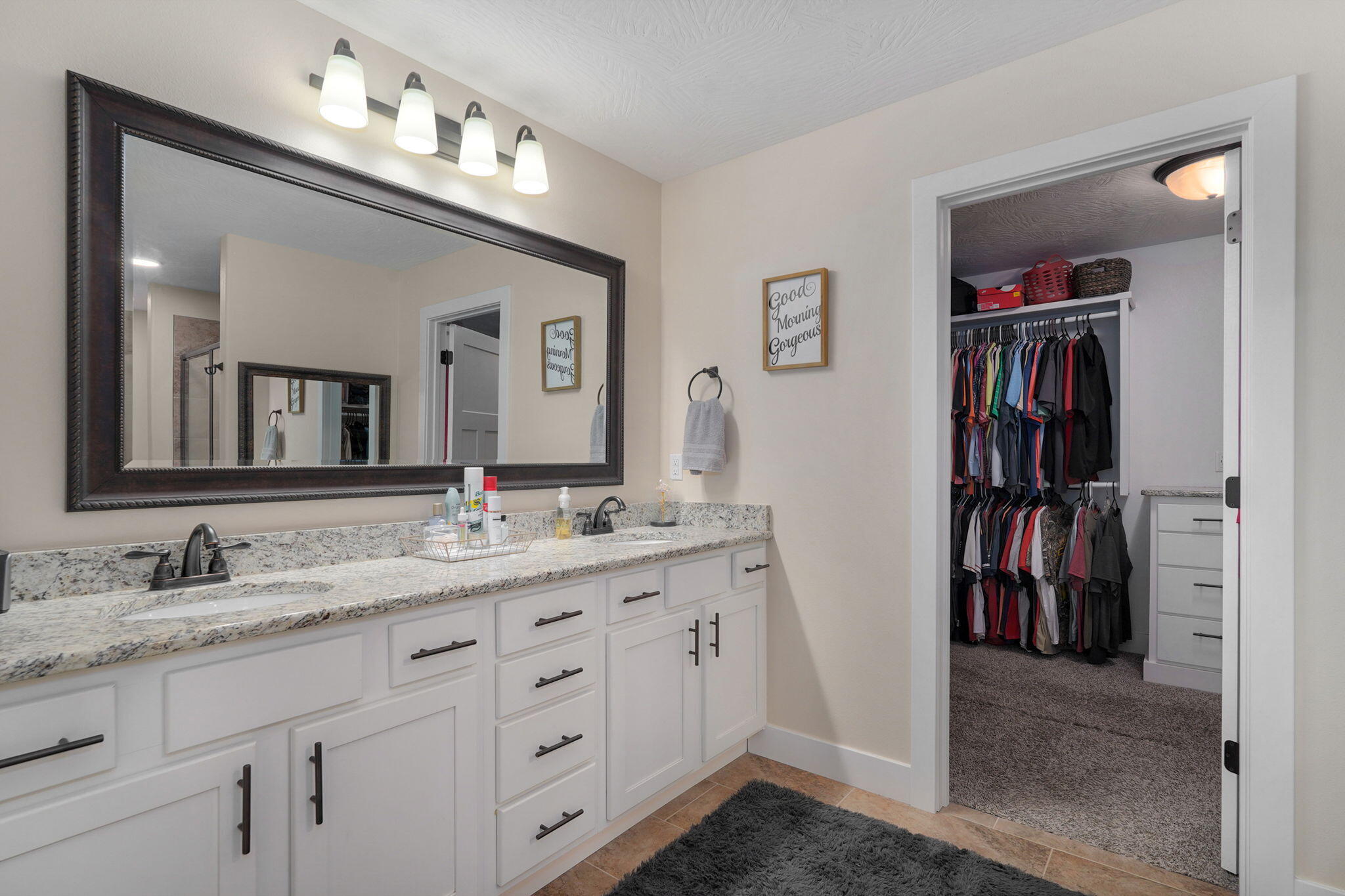 2741 West Fishhook Avenue Property Photo 18