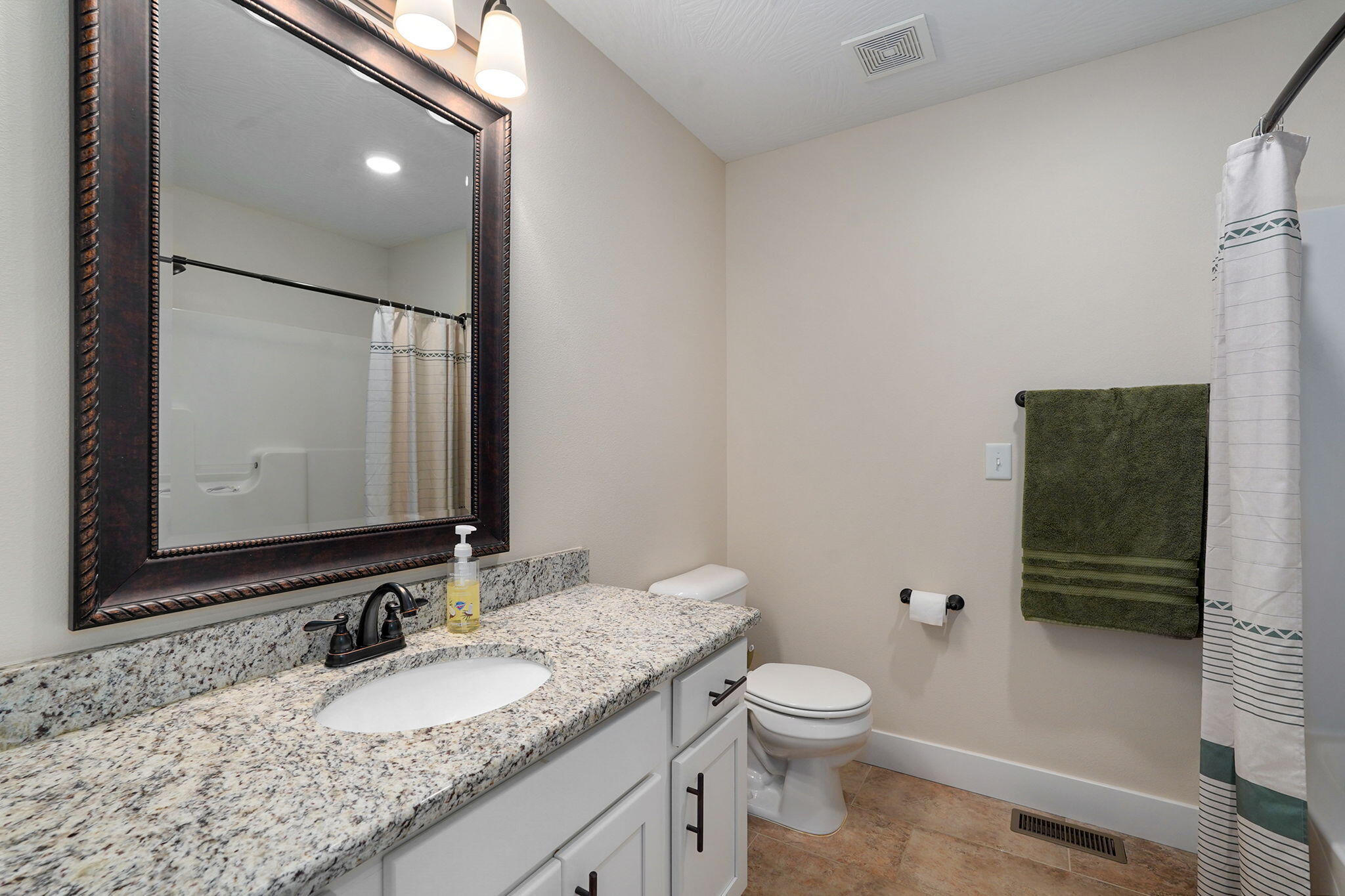 2741 West Fishhook Avenue Property Photo 21