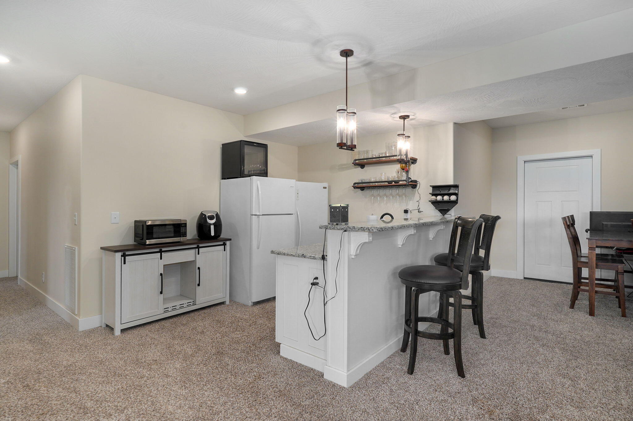 2741 West Fishhook Avenue Property Photo 29