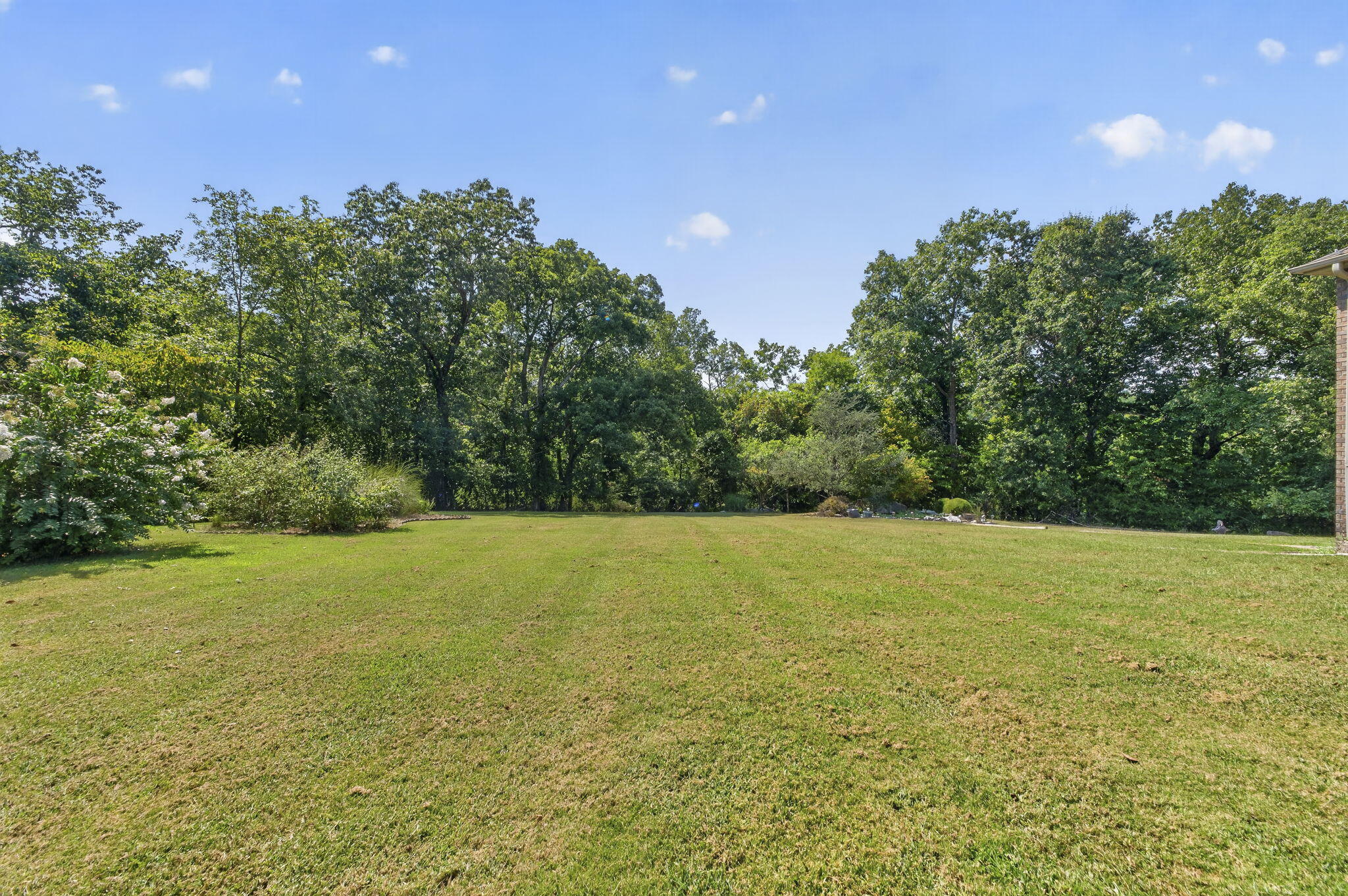 711 East Stone Ridge Drive Property Photo 25