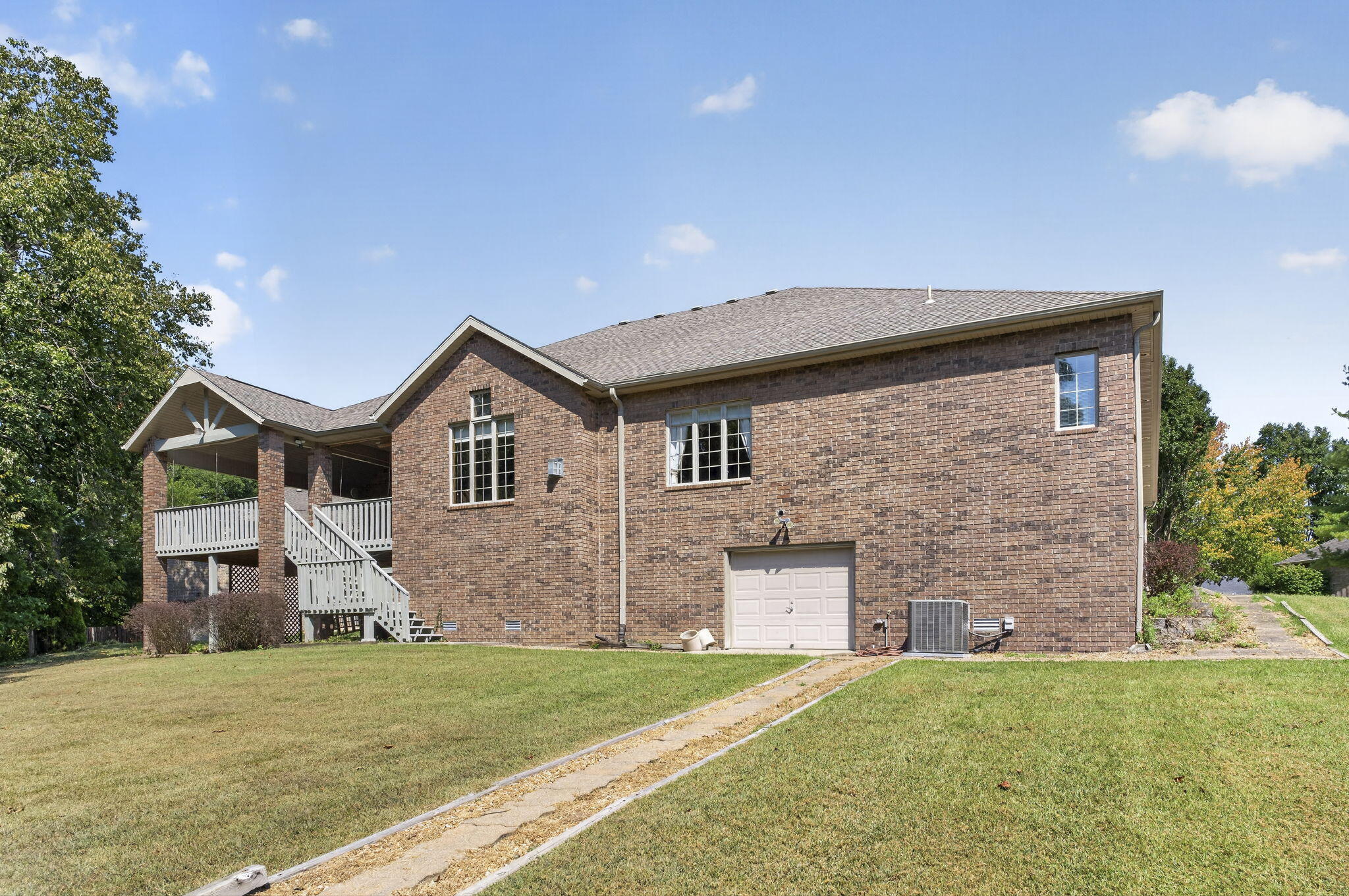 711 East Stone Ridge Drive Property Photo 26