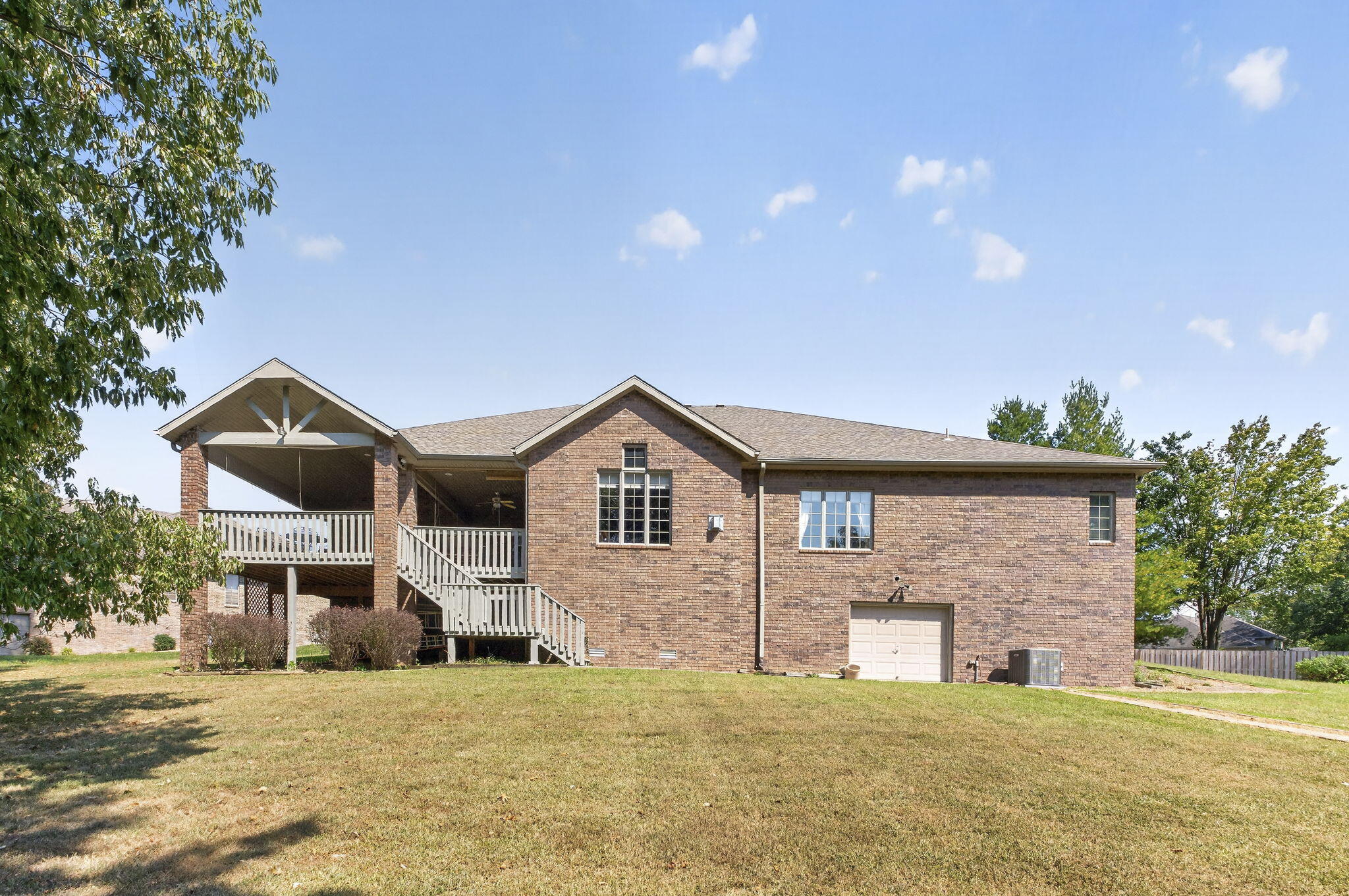 711 East Stone Ridge Drive Property Photo 27