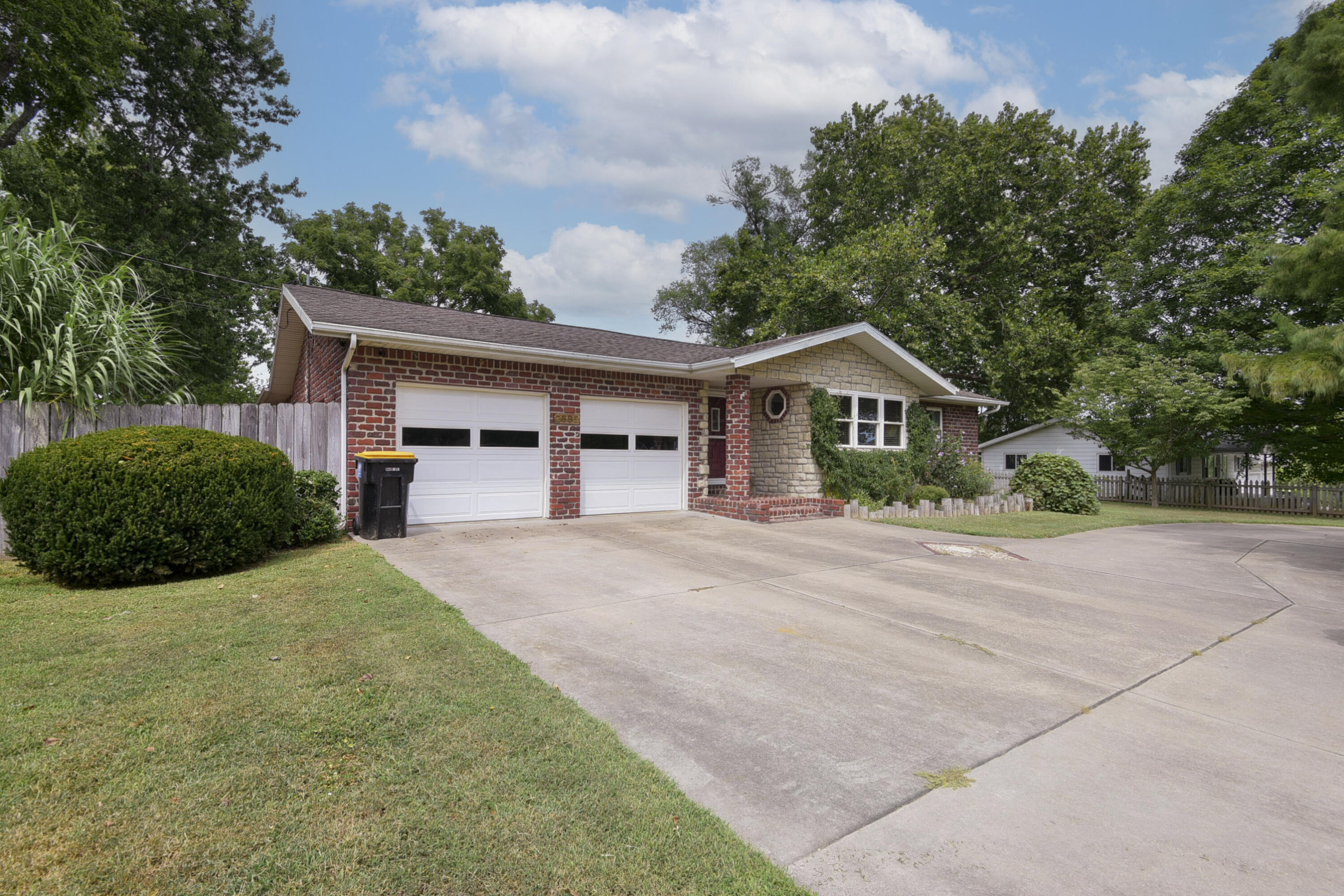 2685 West Farm Road 182 Property Photo 4