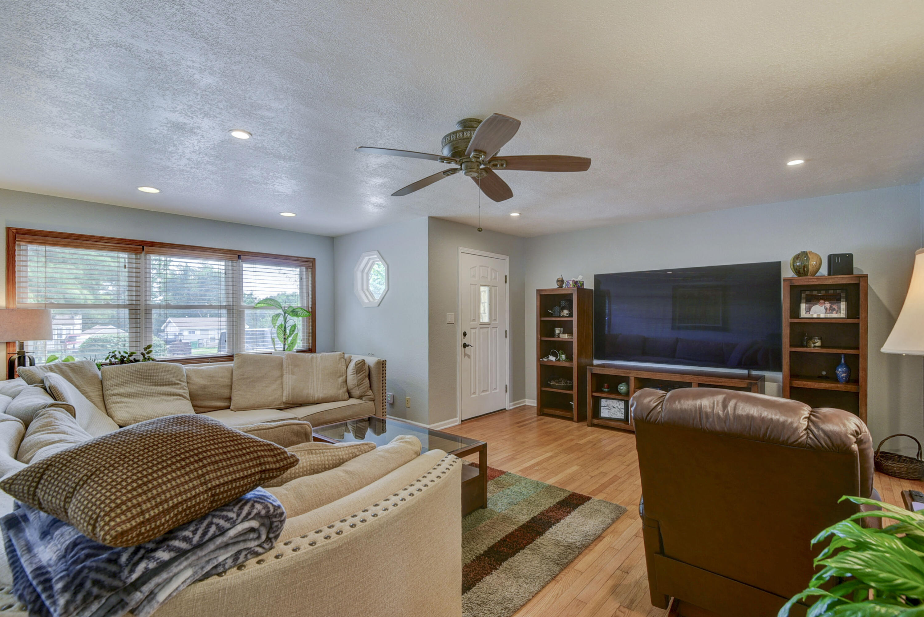 2685 West Farm Road 182 Property Photo 6
