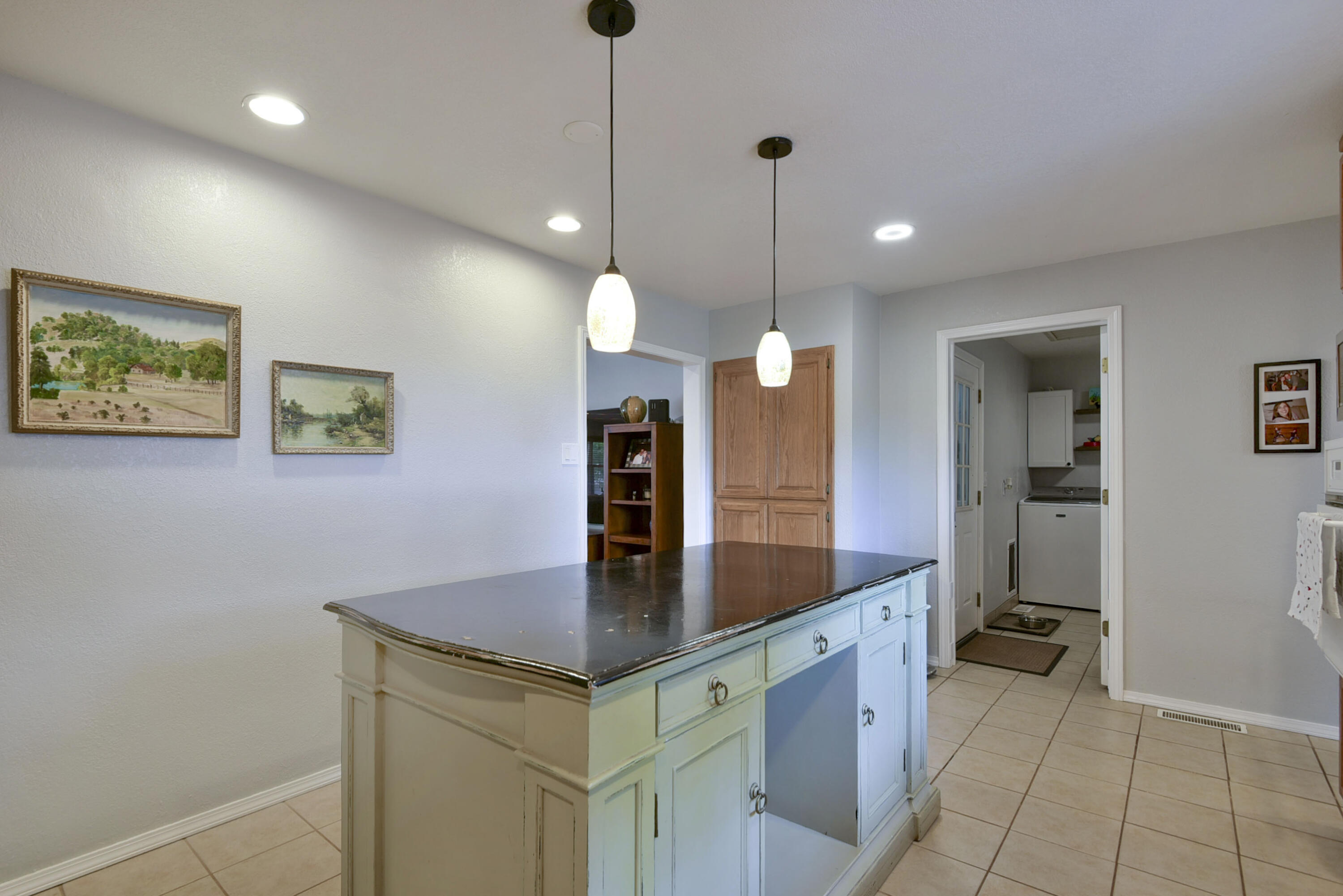 2685 West Farm Road 182 Property Photo 11