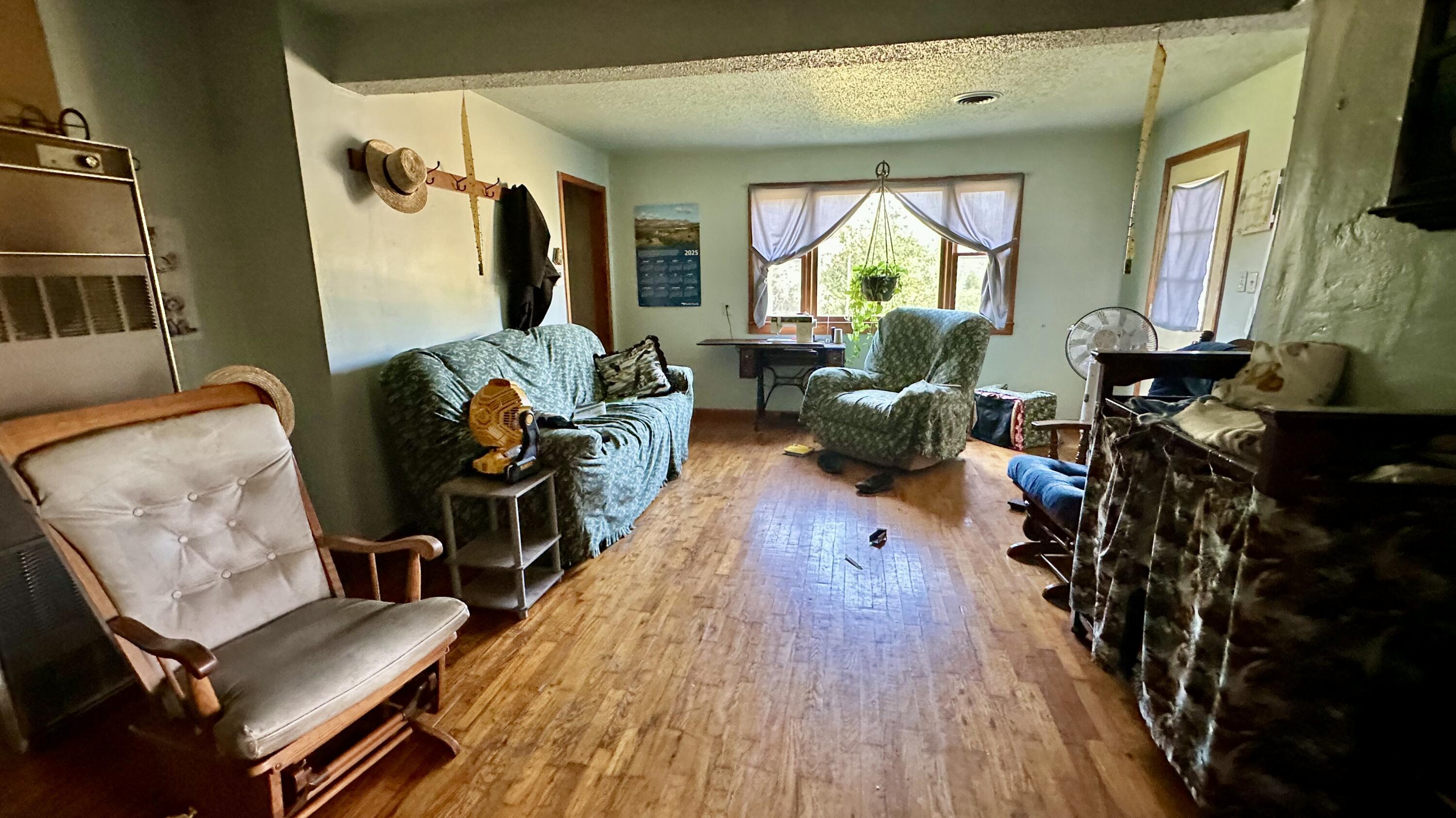 8301 Creek Road Property Photo 7