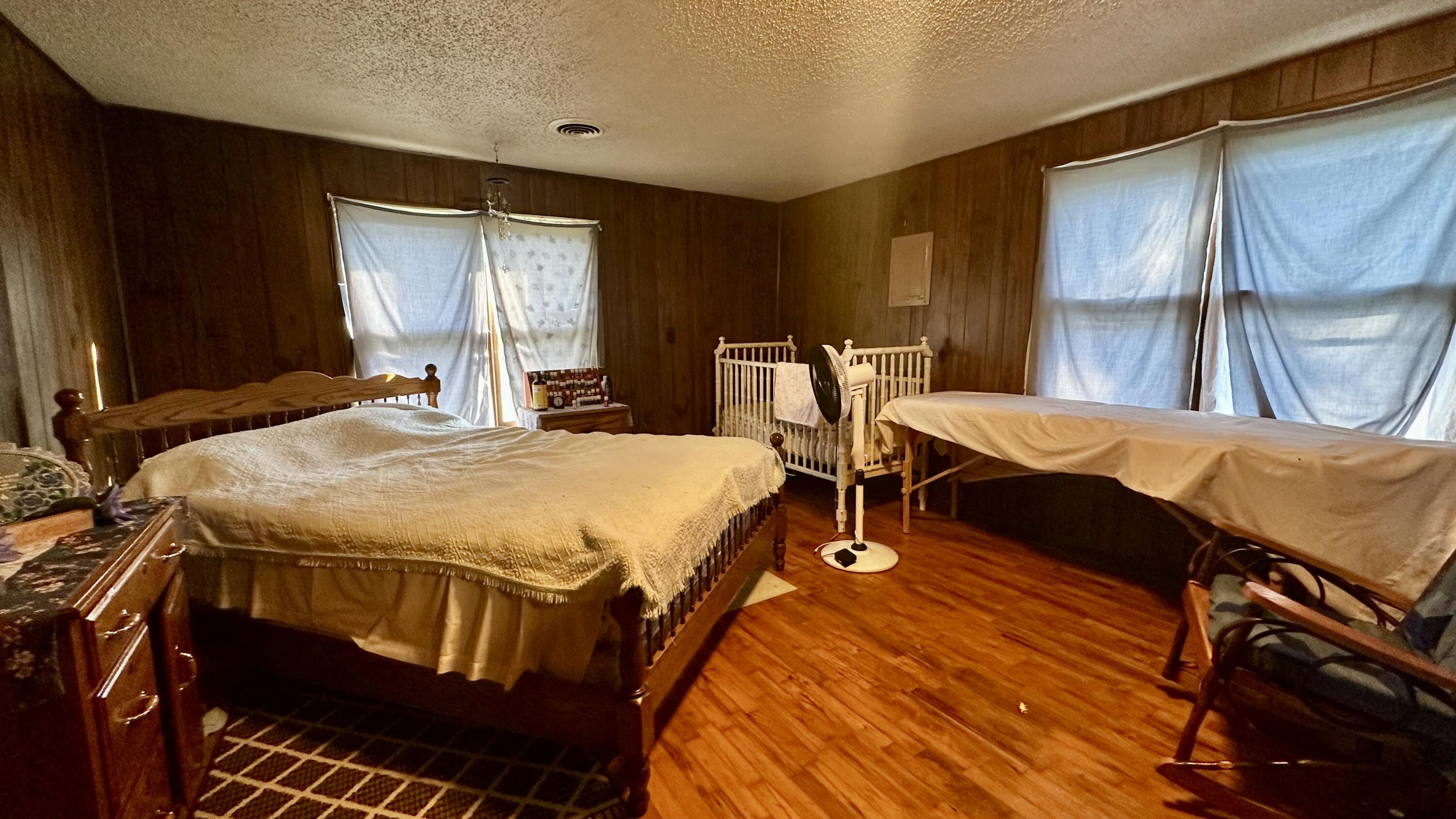 8301 Creek Road Property Photo 9