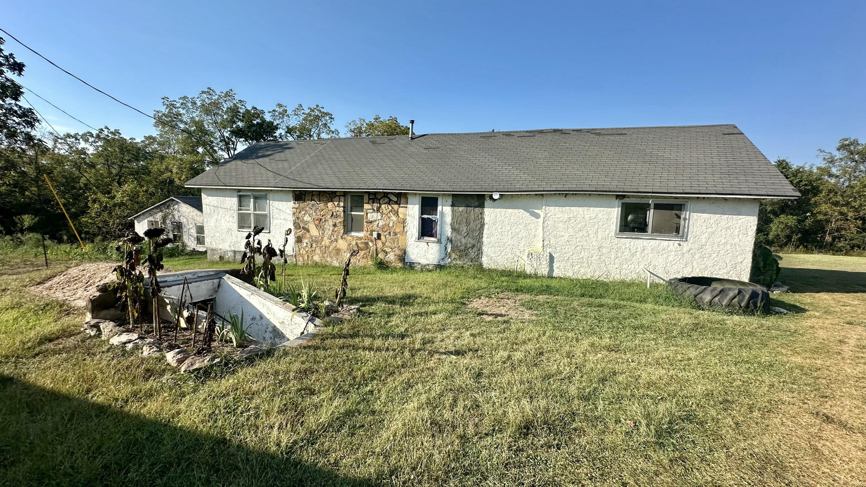 8301 Creek Road Property Photo 18