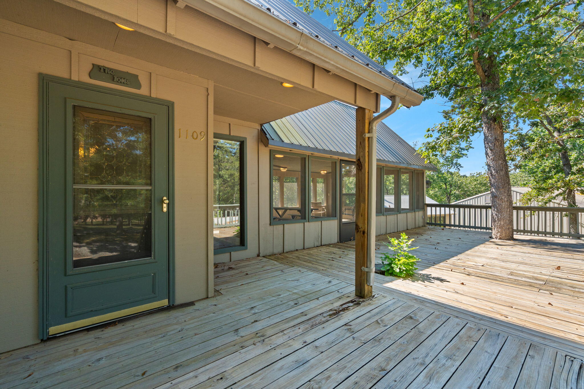 1109 Flicker Drive Property Photo 9