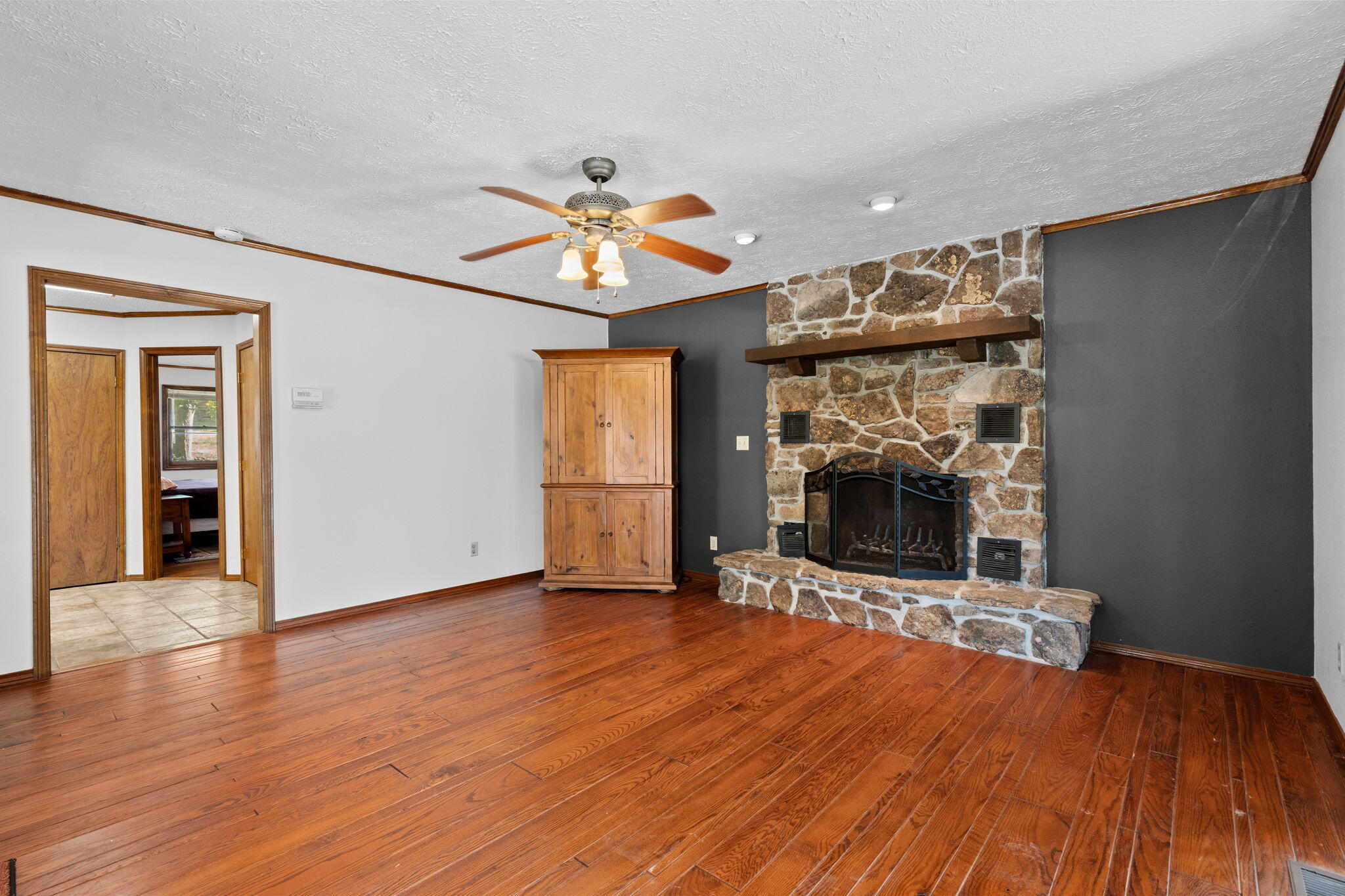 1109 Flicker Drive Property Photo 12
