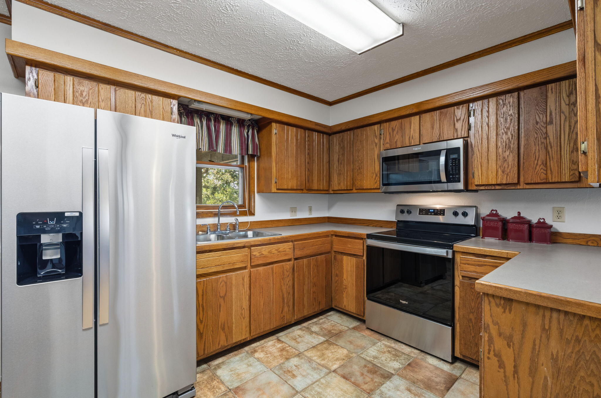 1109 Flicker Drive Property Photo 17