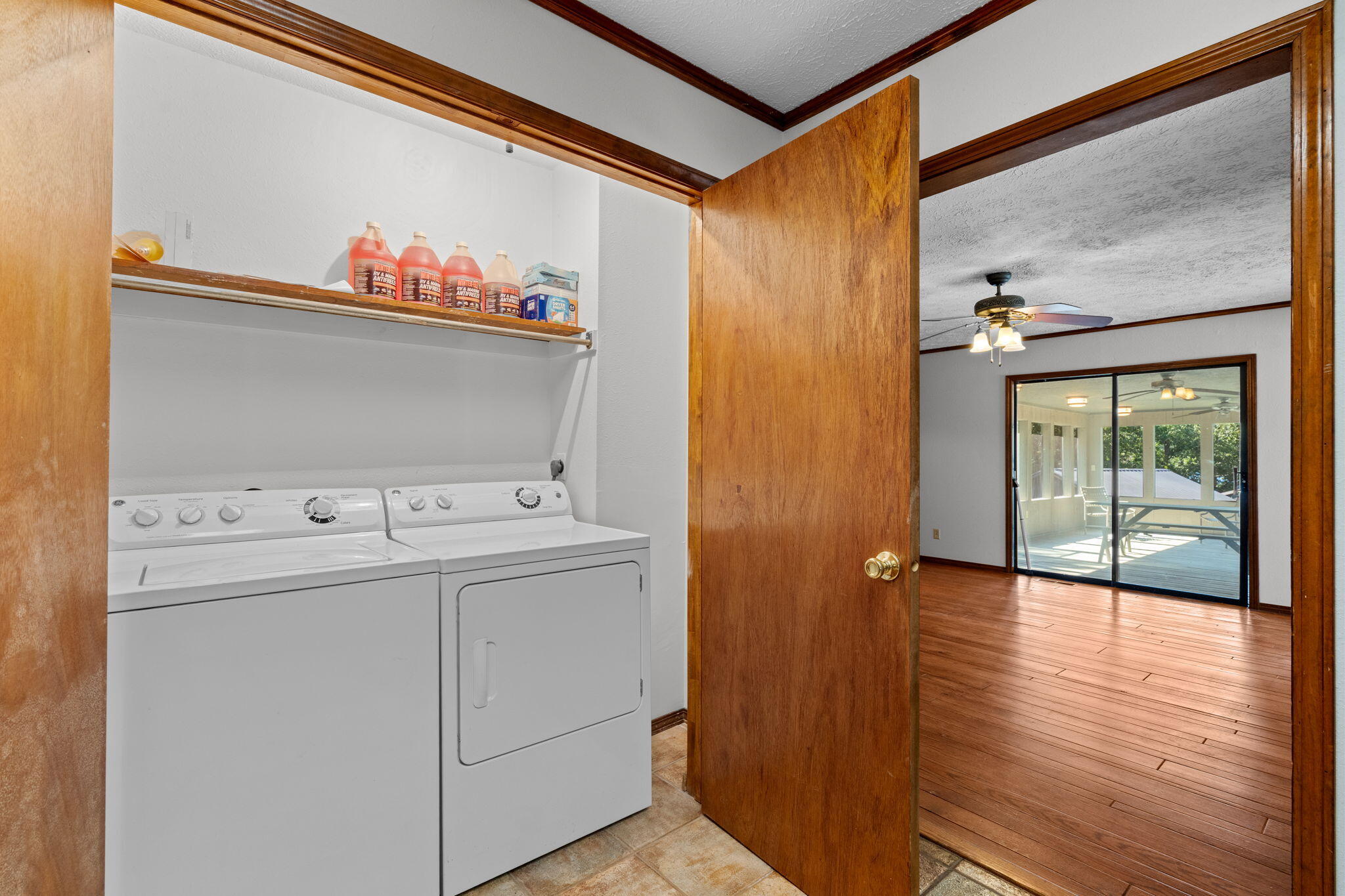 1109 Flicker Drive Property Photo 21