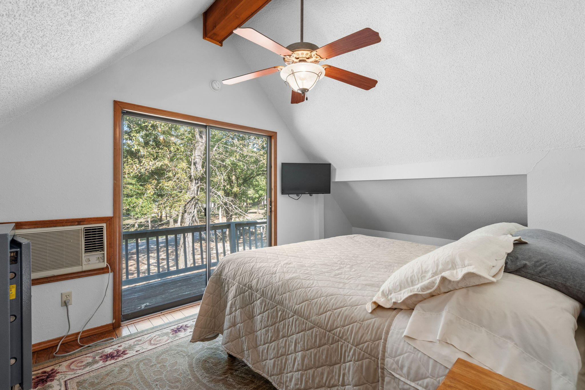 1109 Flicker Drive Property Photo 28