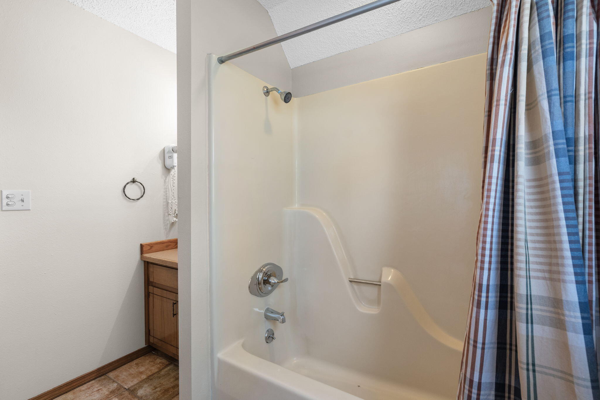 1109 Flicker Drive Property Photo 34