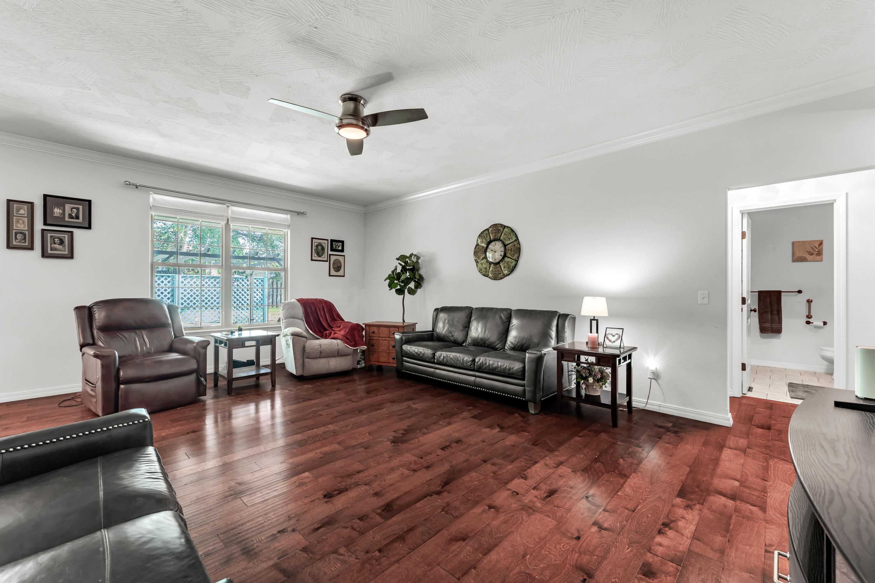 2721 East Clearview Drive Property Photo 6