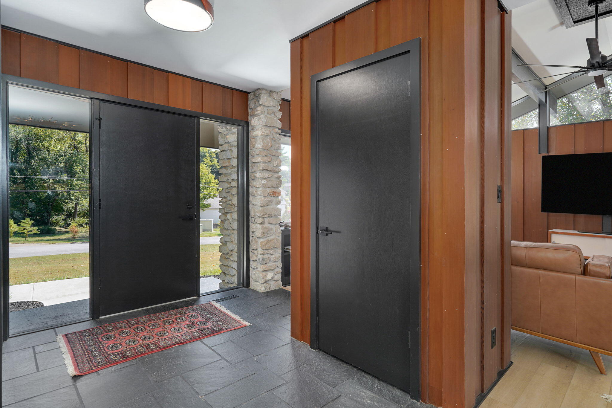 2025 South Arlington Terrace Property Photo 6