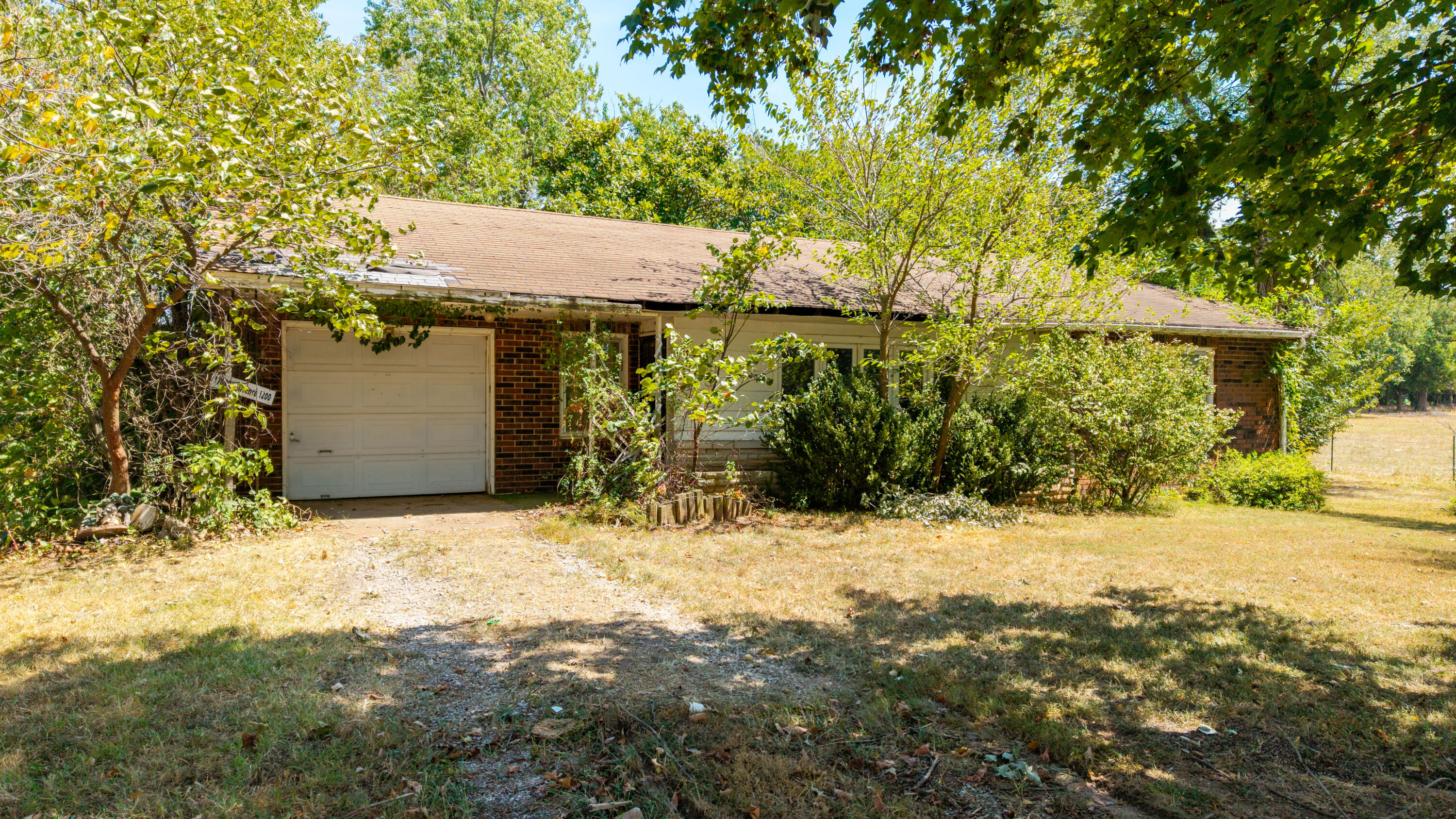 17630 Lawrence 1200 Property Photo 1