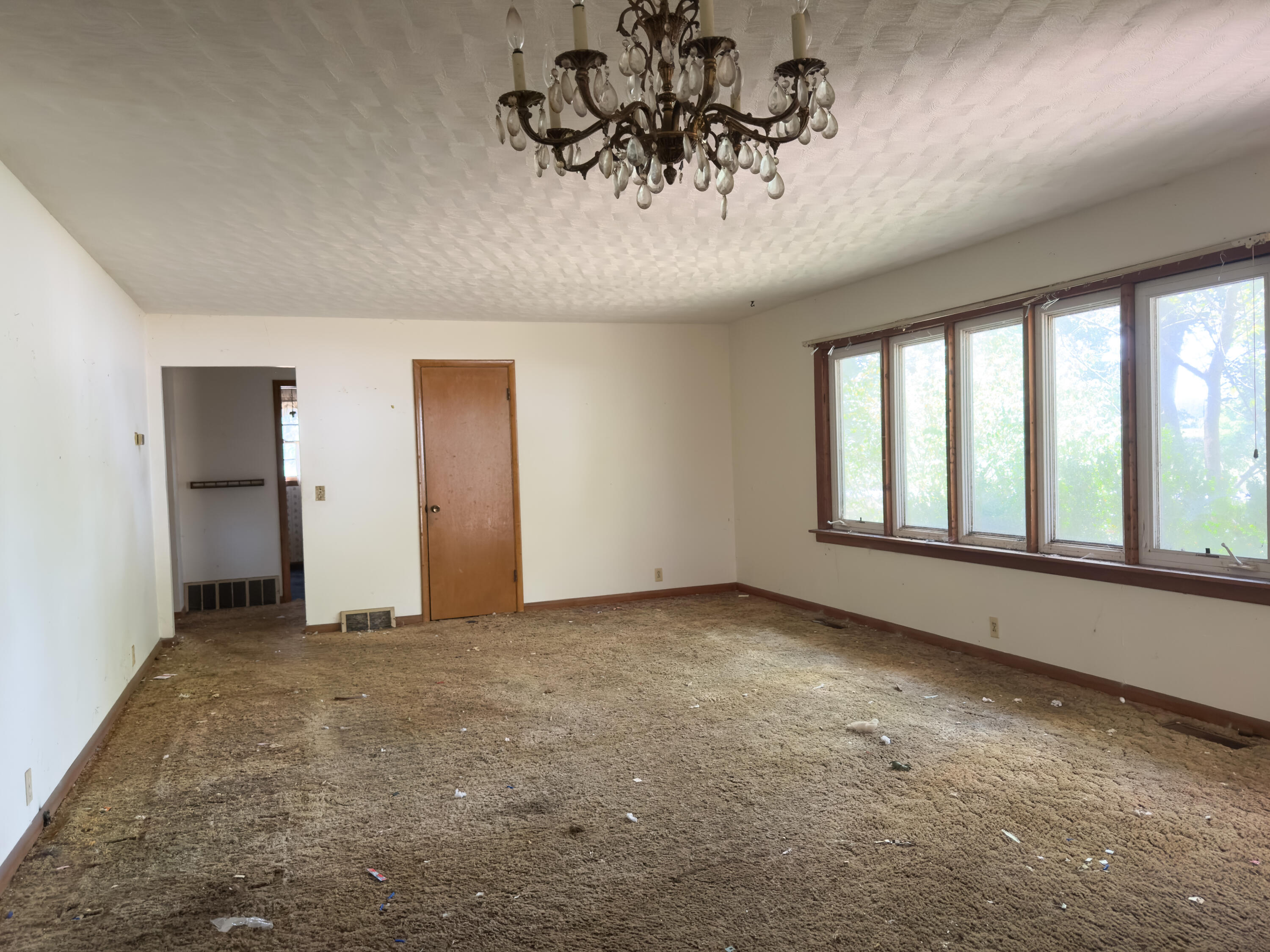 17630 Lawrence 1200 Property Photo 5