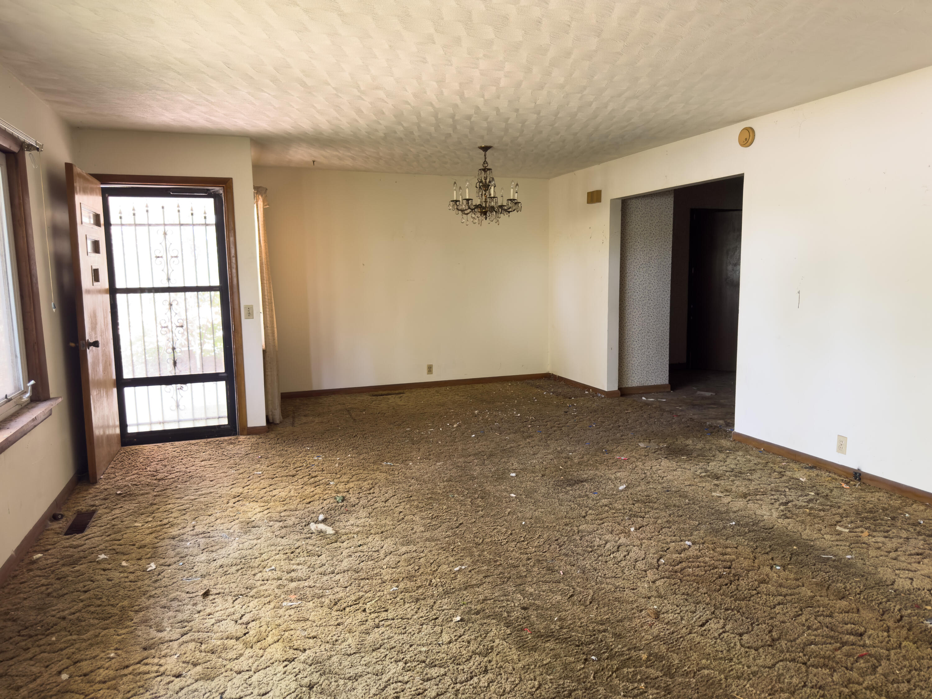 17630 Lawrence 1200 Property Photo 6