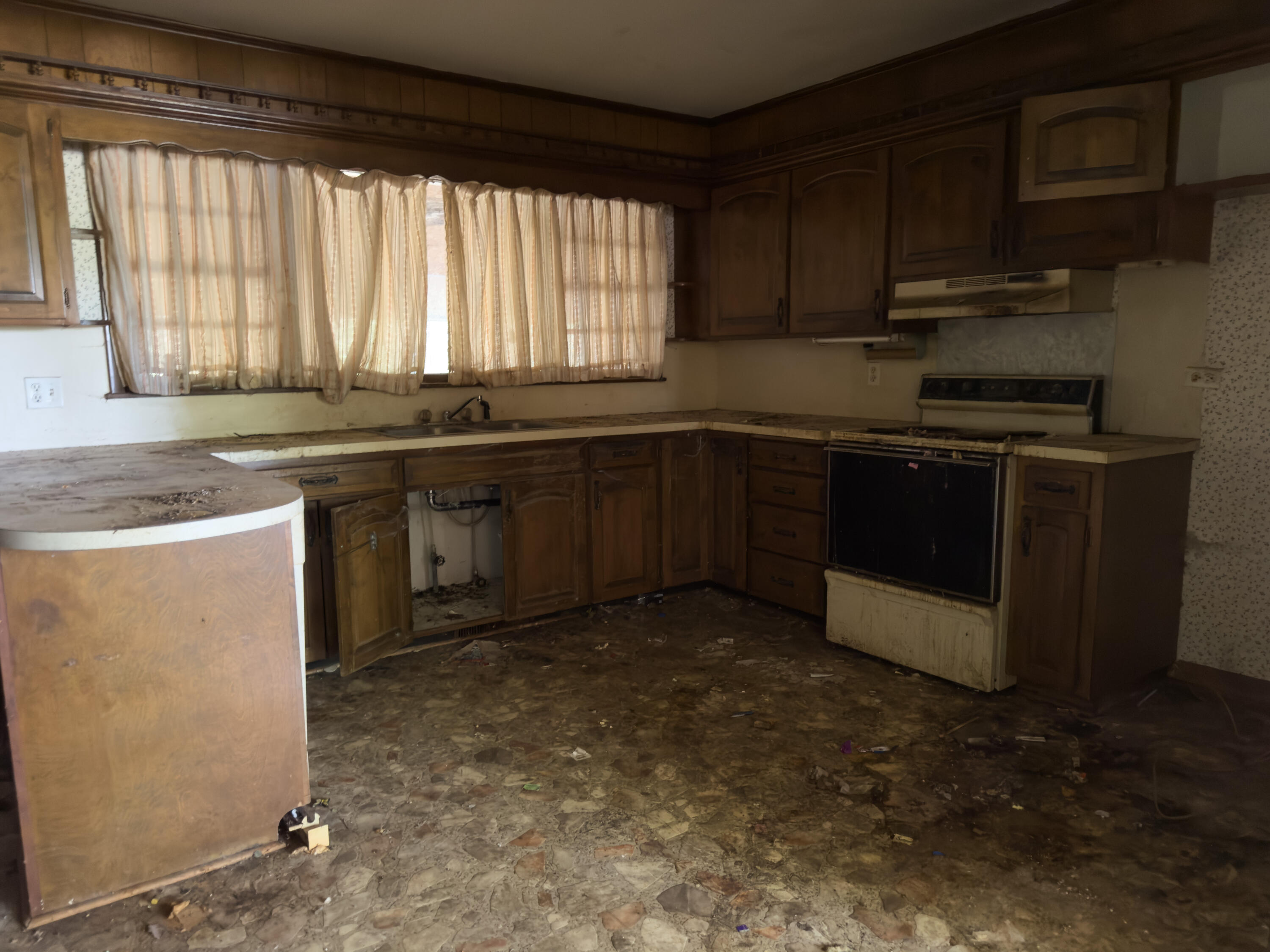 17630 Lawrence 1200 Property Photo 7