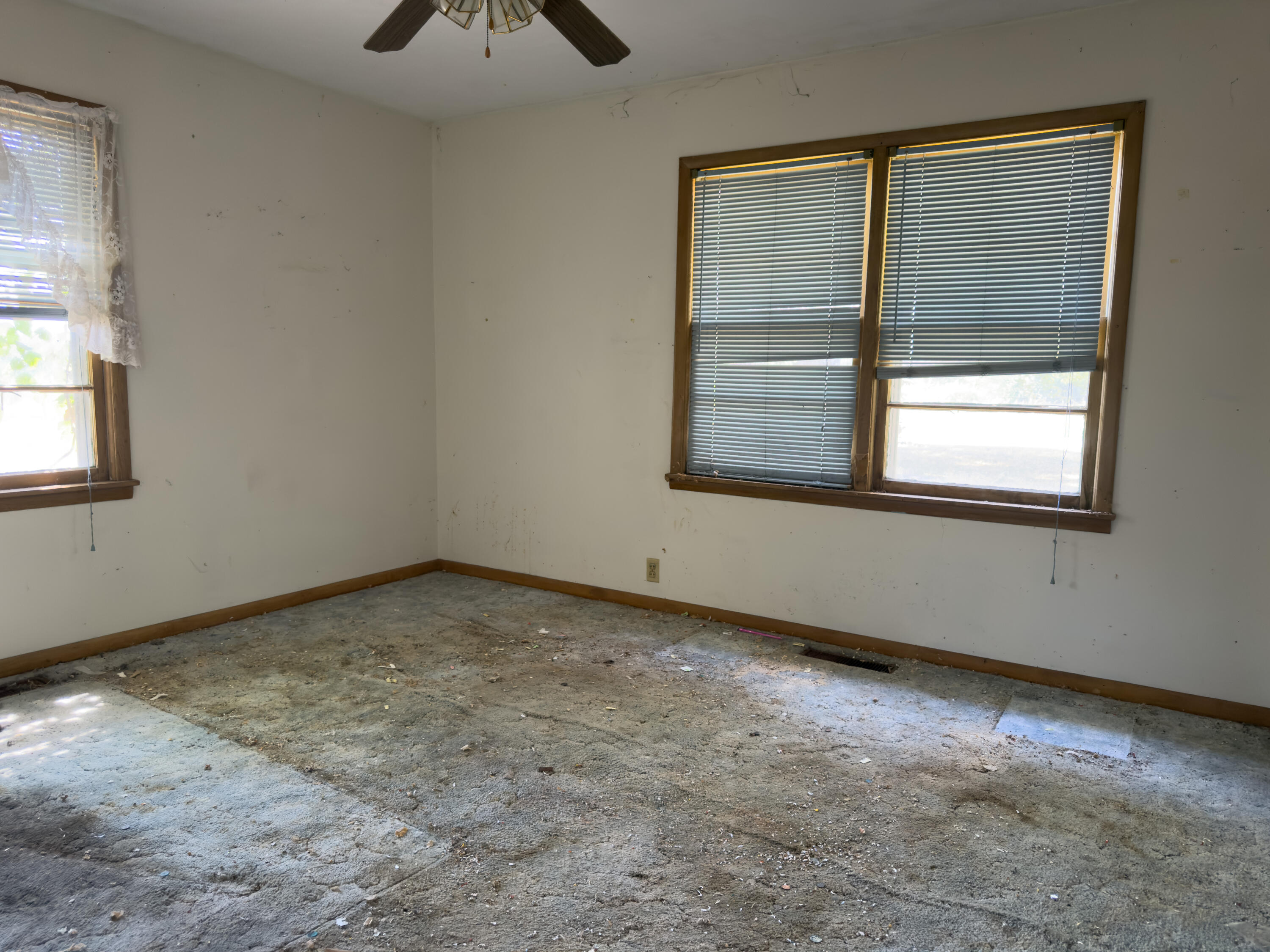 17630 Lawrence 1200 Property Photo 8