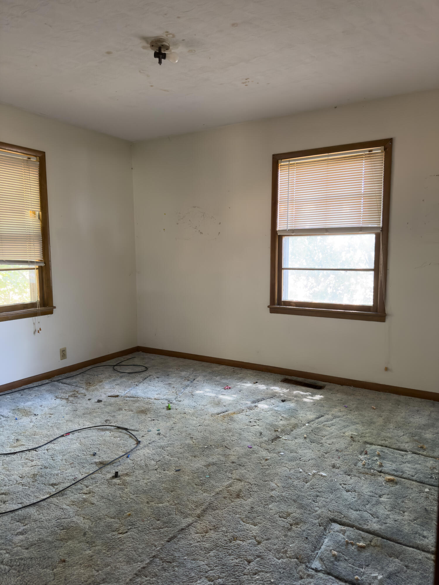 17630 Lawrence 1200 Property Photo 10