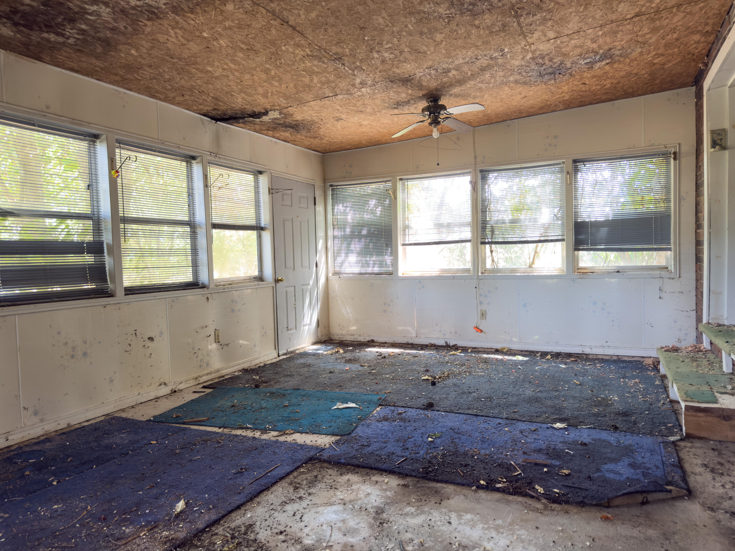 17630 Lawrence 1200 Property Photo 12