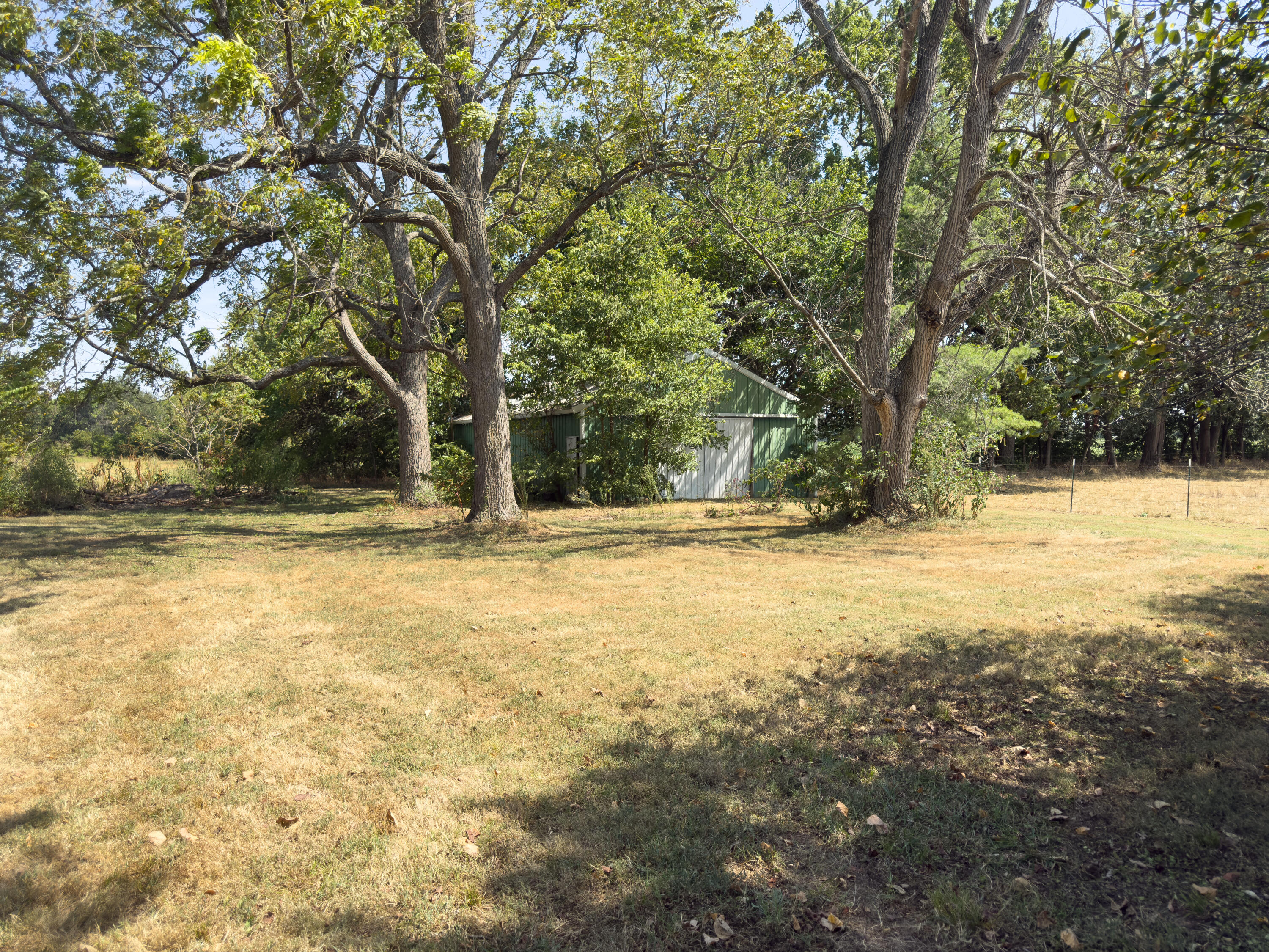 17630 Lawrence 1200 Property Photo 13