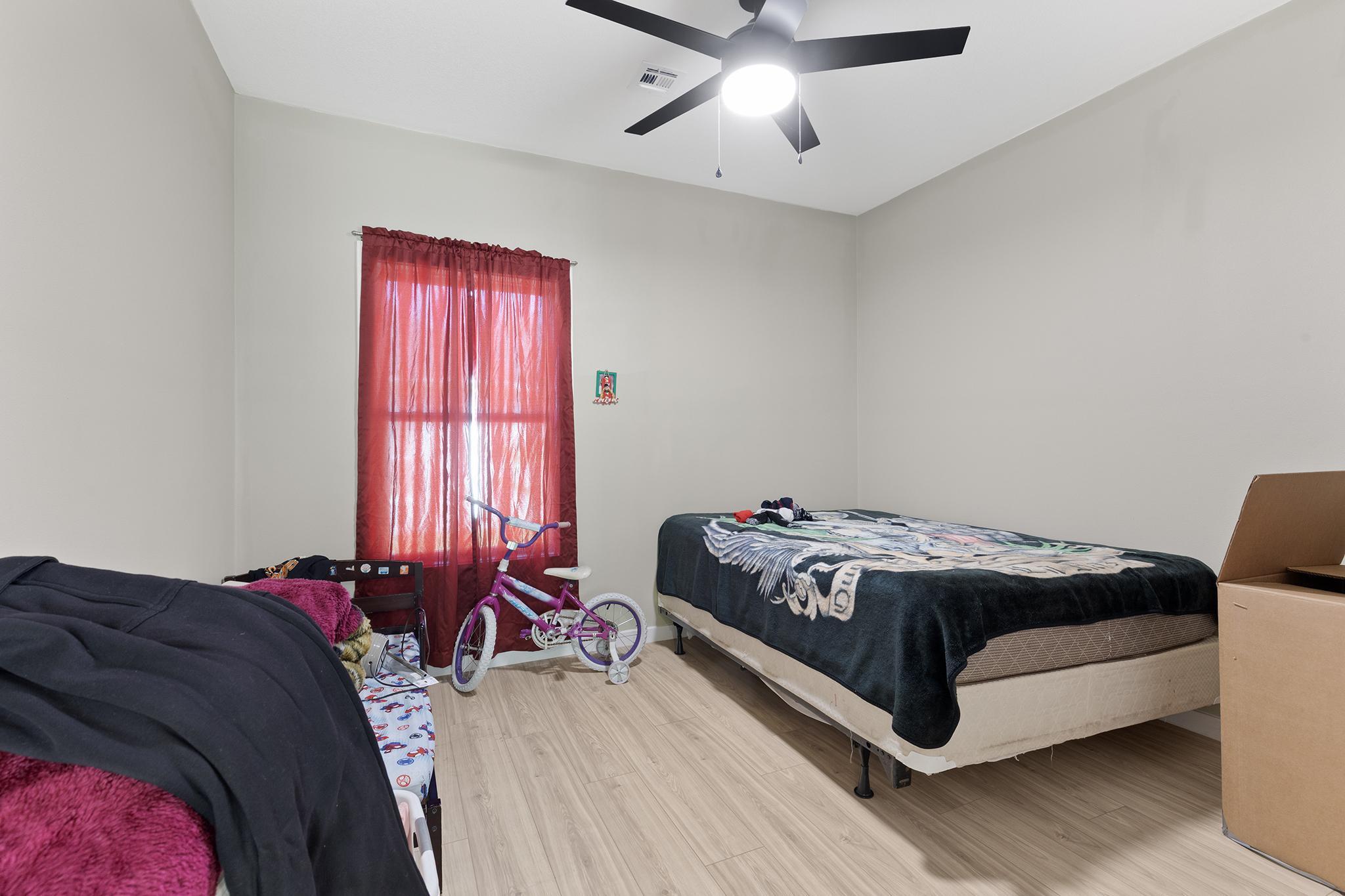 1117 Oak Street Property Photo 11