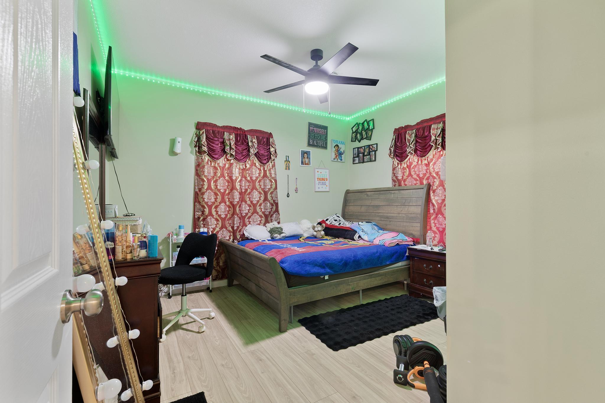 1117 Oak Street Property Photo 12