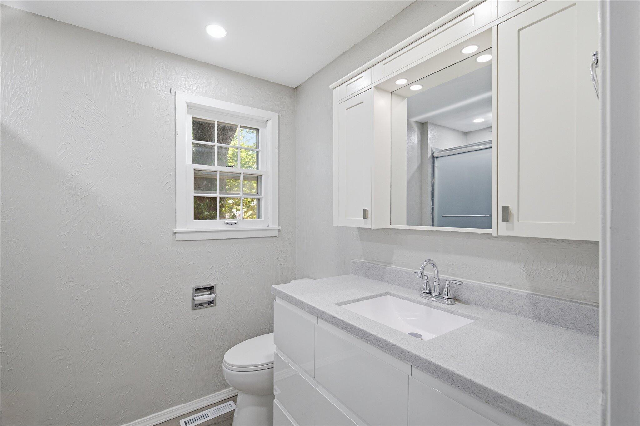 1015 West Downing Street Property Photo 20