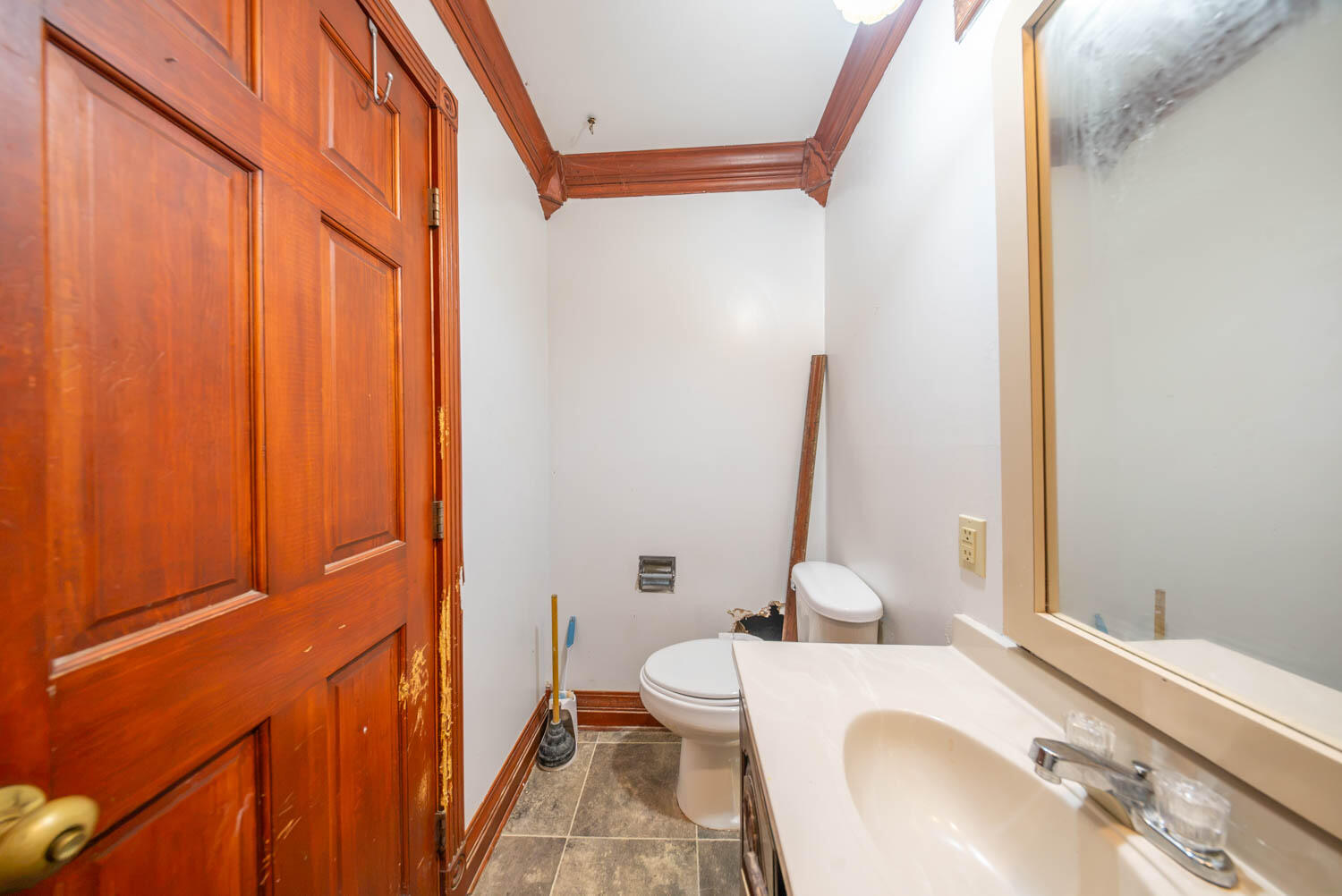 375 Main Street Property Photo 5