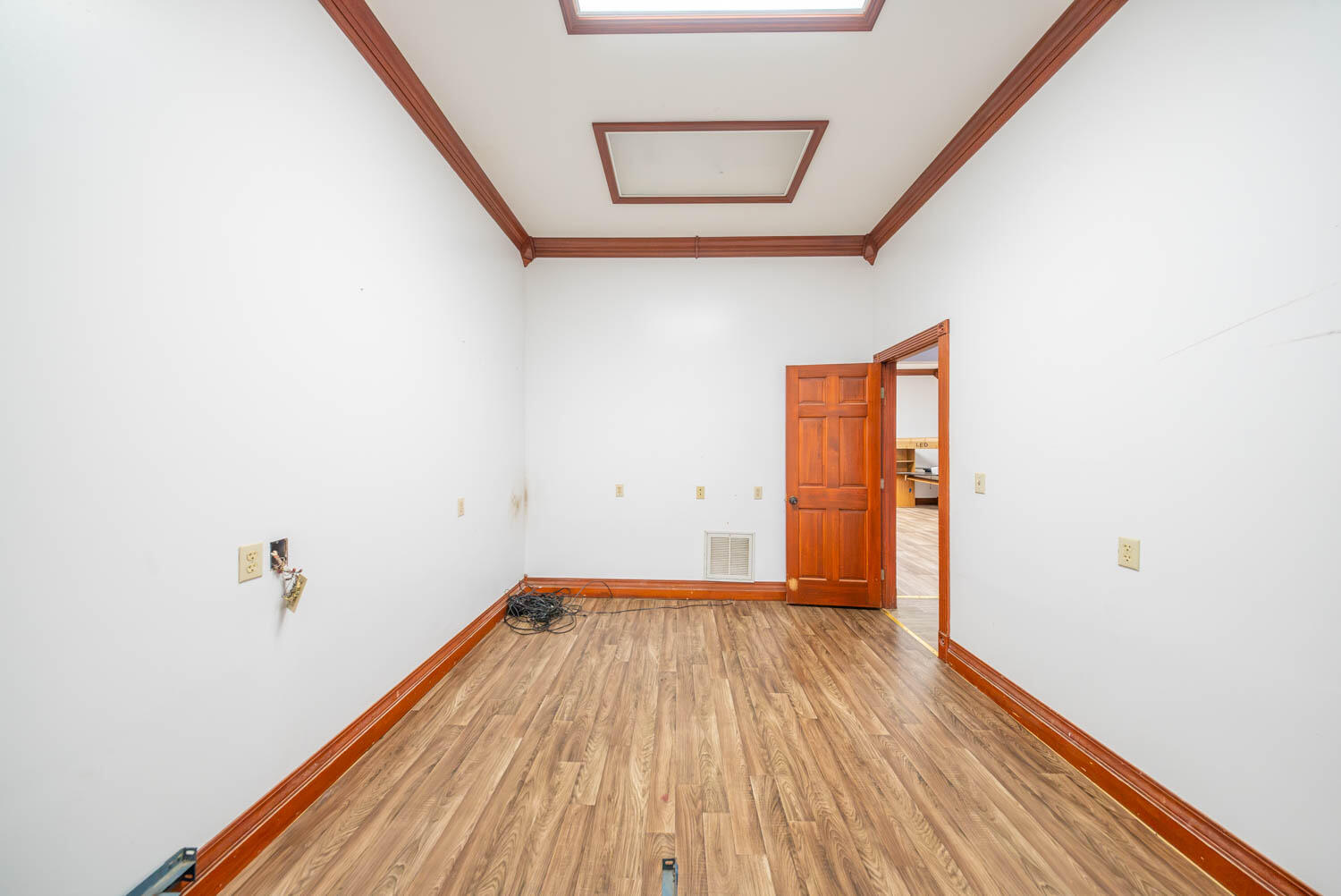 375 Main Street Property Photo 15