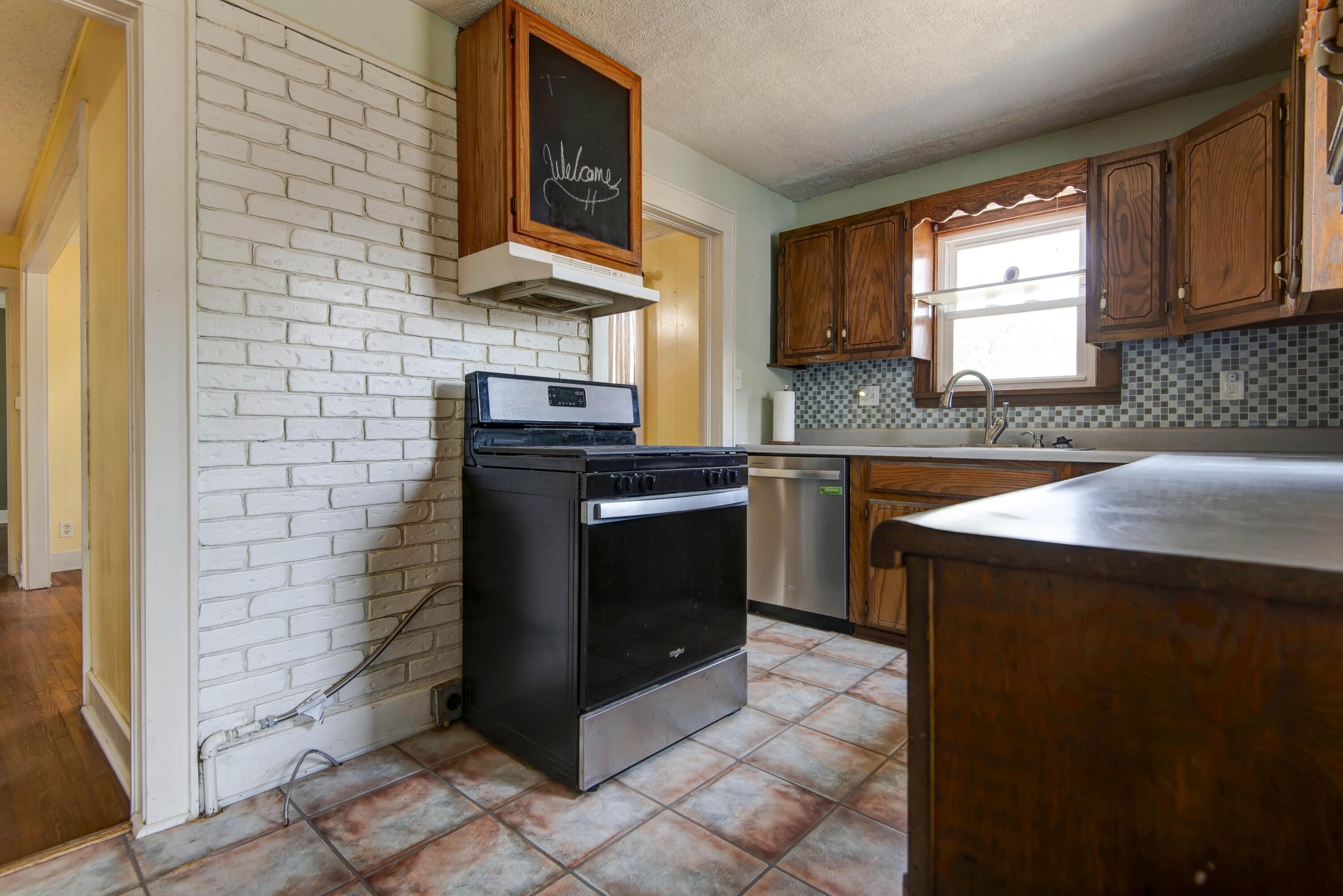 2424 North Broadway Avenue Property Photo 14