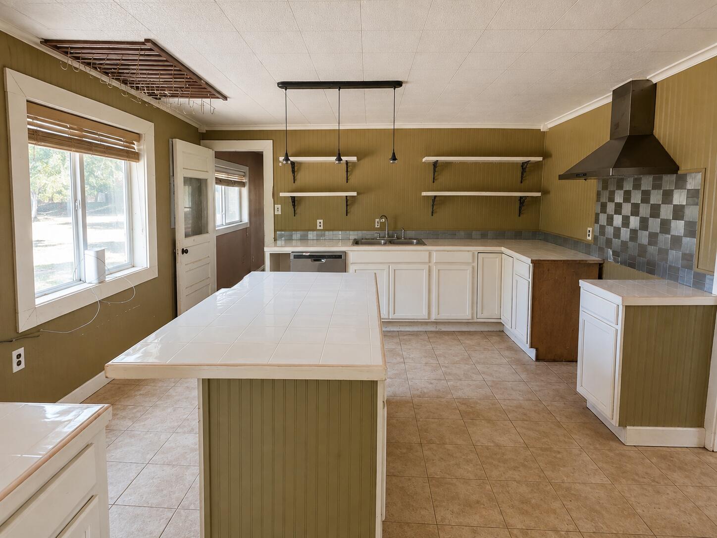 16307 Farm Road 2110 Property Photo 7