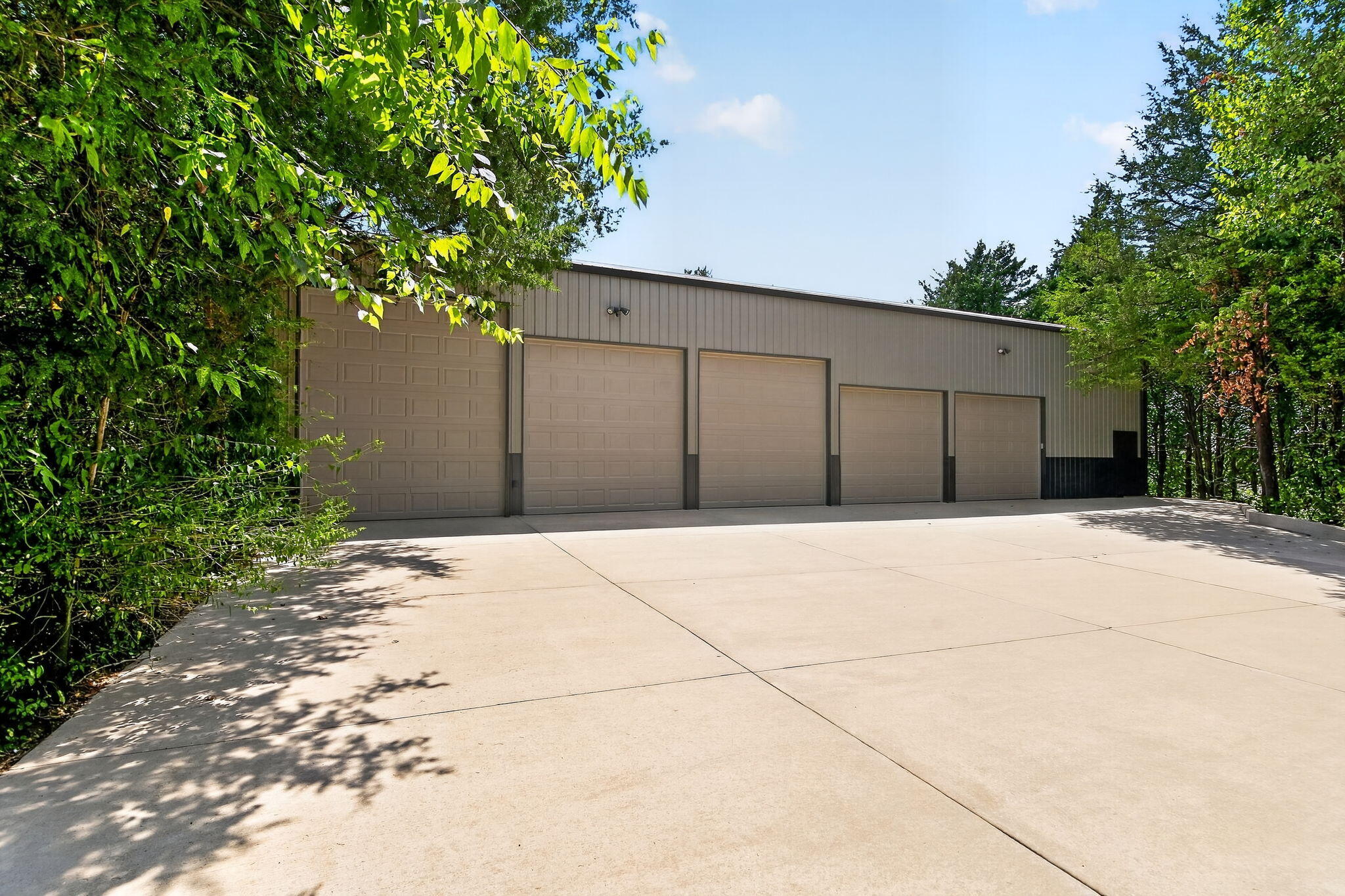 330 River Rock Road Property Photo 4