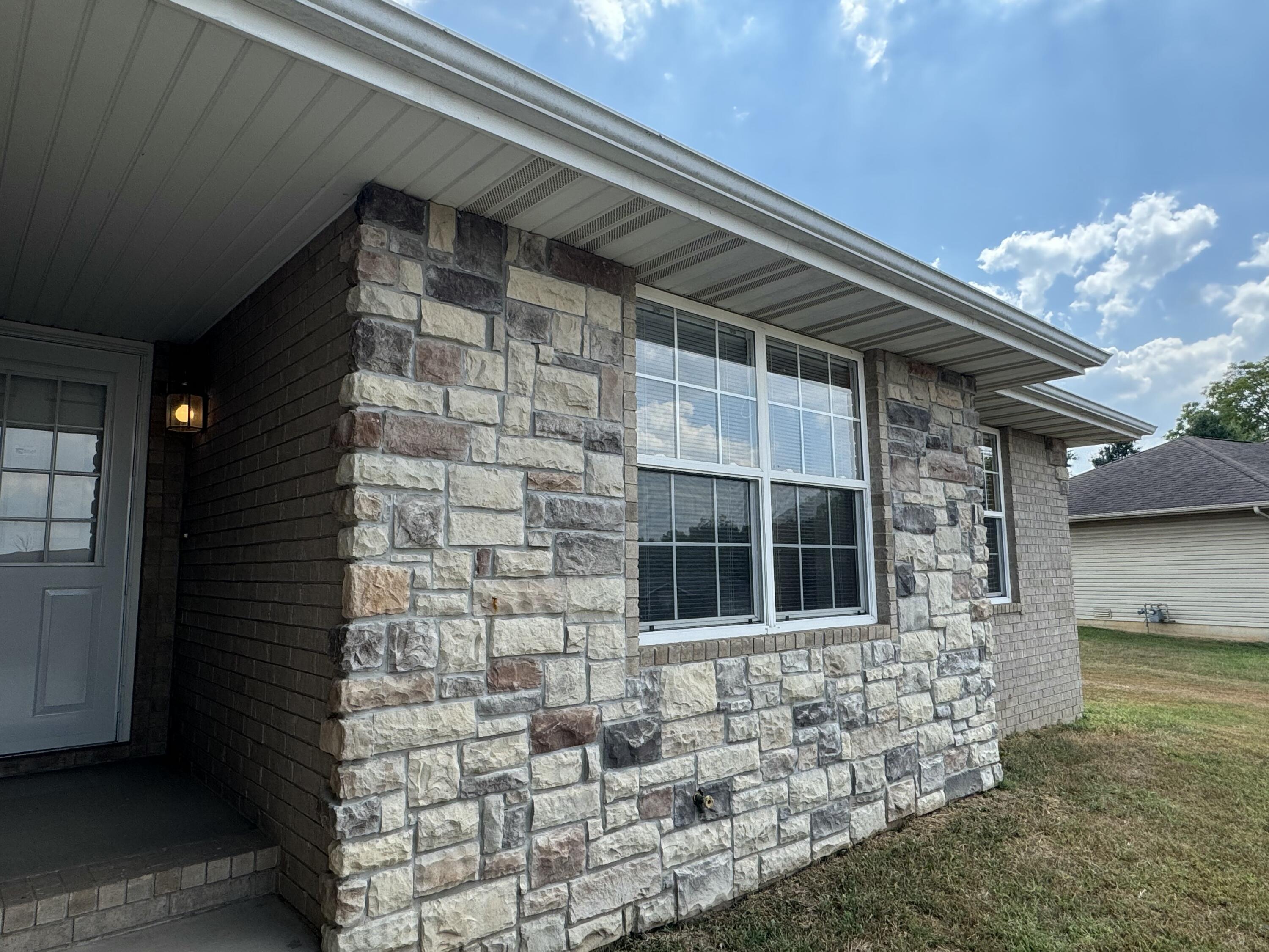 3802 West Greenway Drive Property Photo 4