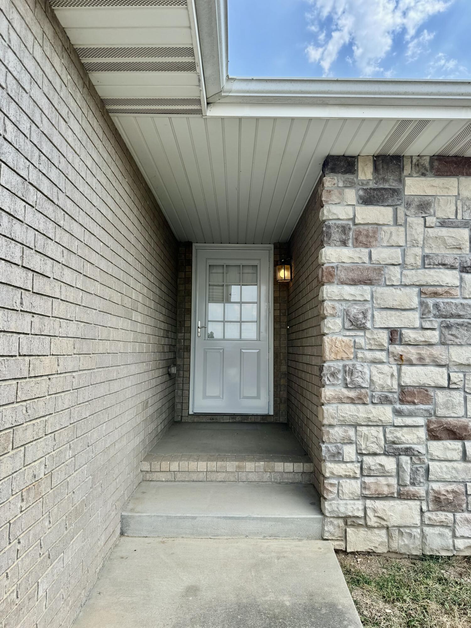 3802 West Greenway Drive Property Photo 5