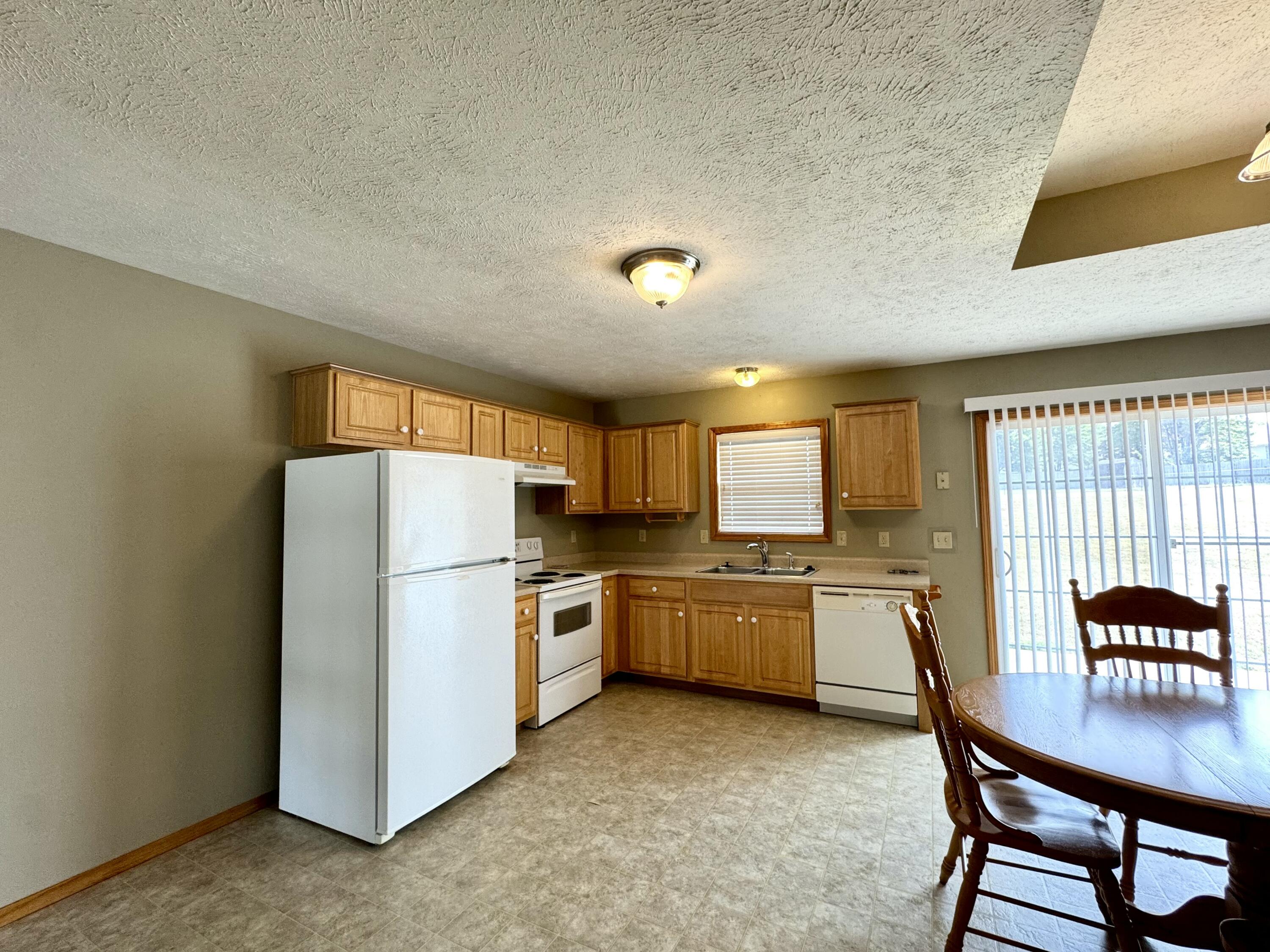 3802 West Greenway Drive Property Photo 10