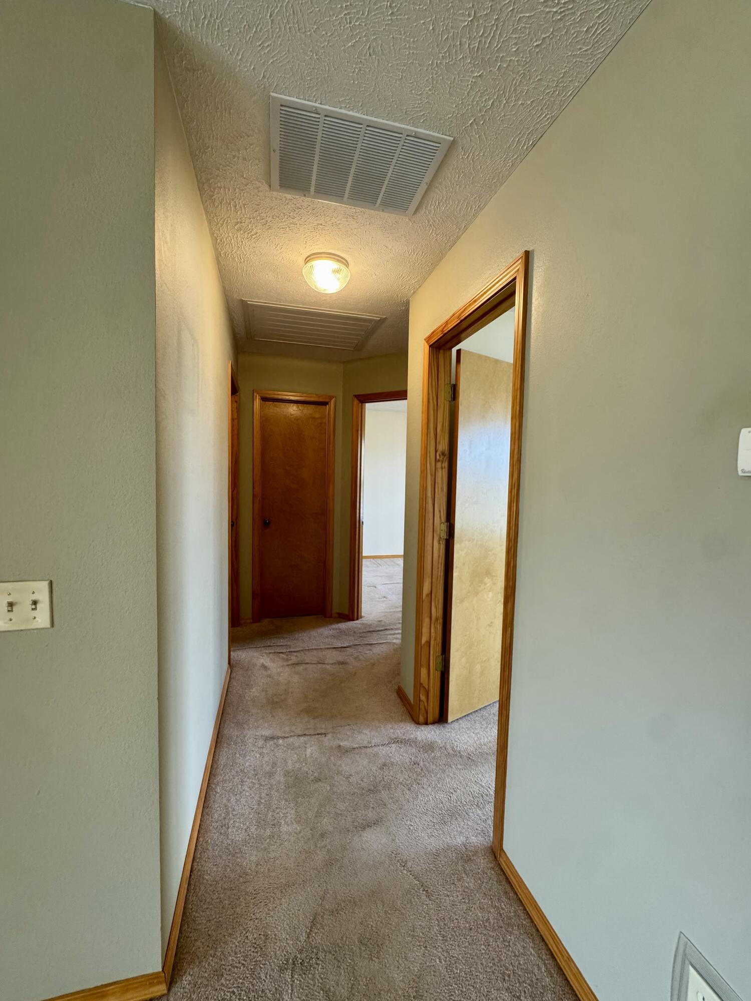 3802 West Greenway Drive Property Photo 12
