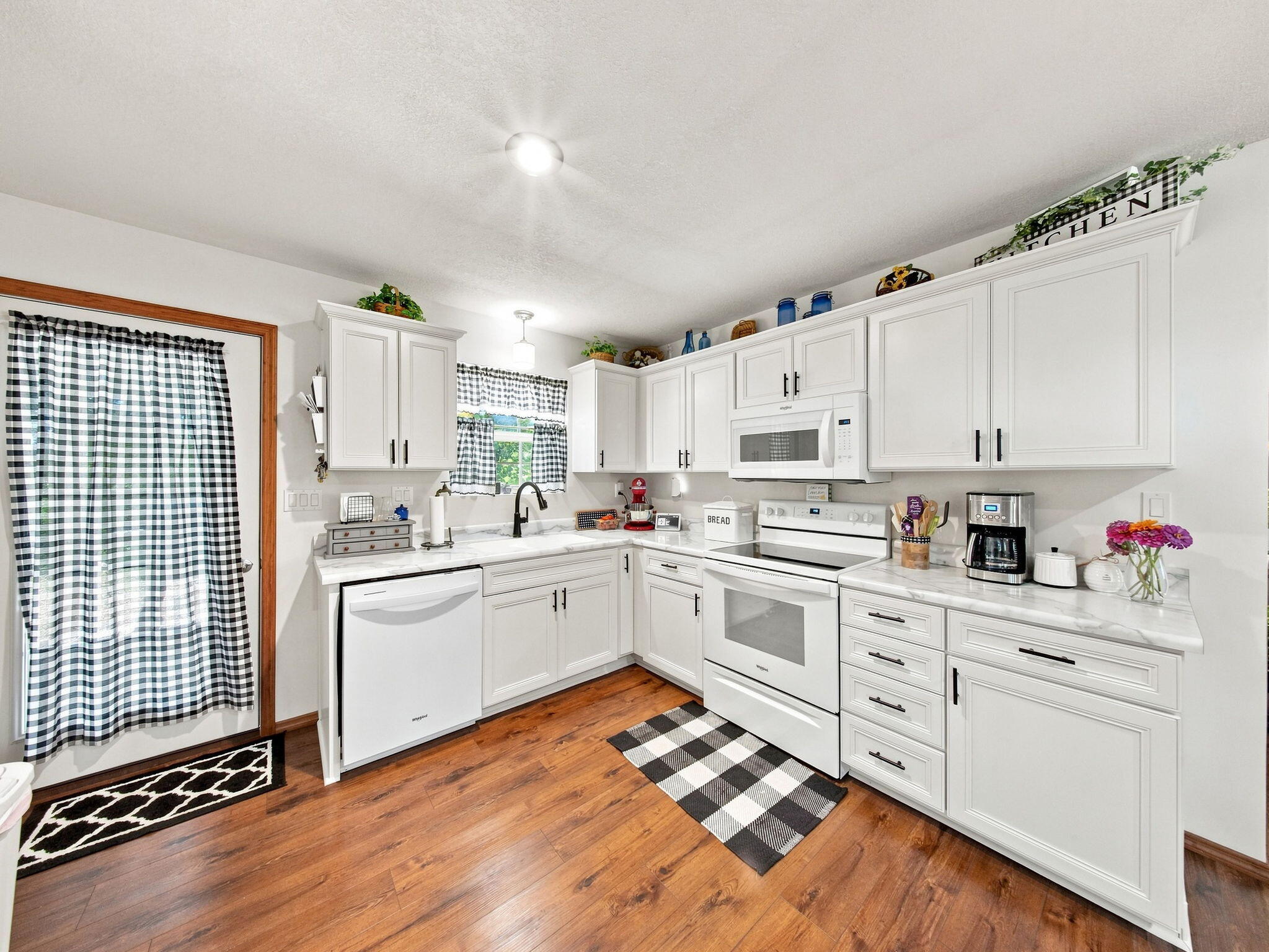 426 Stock Drive Property Photo 10