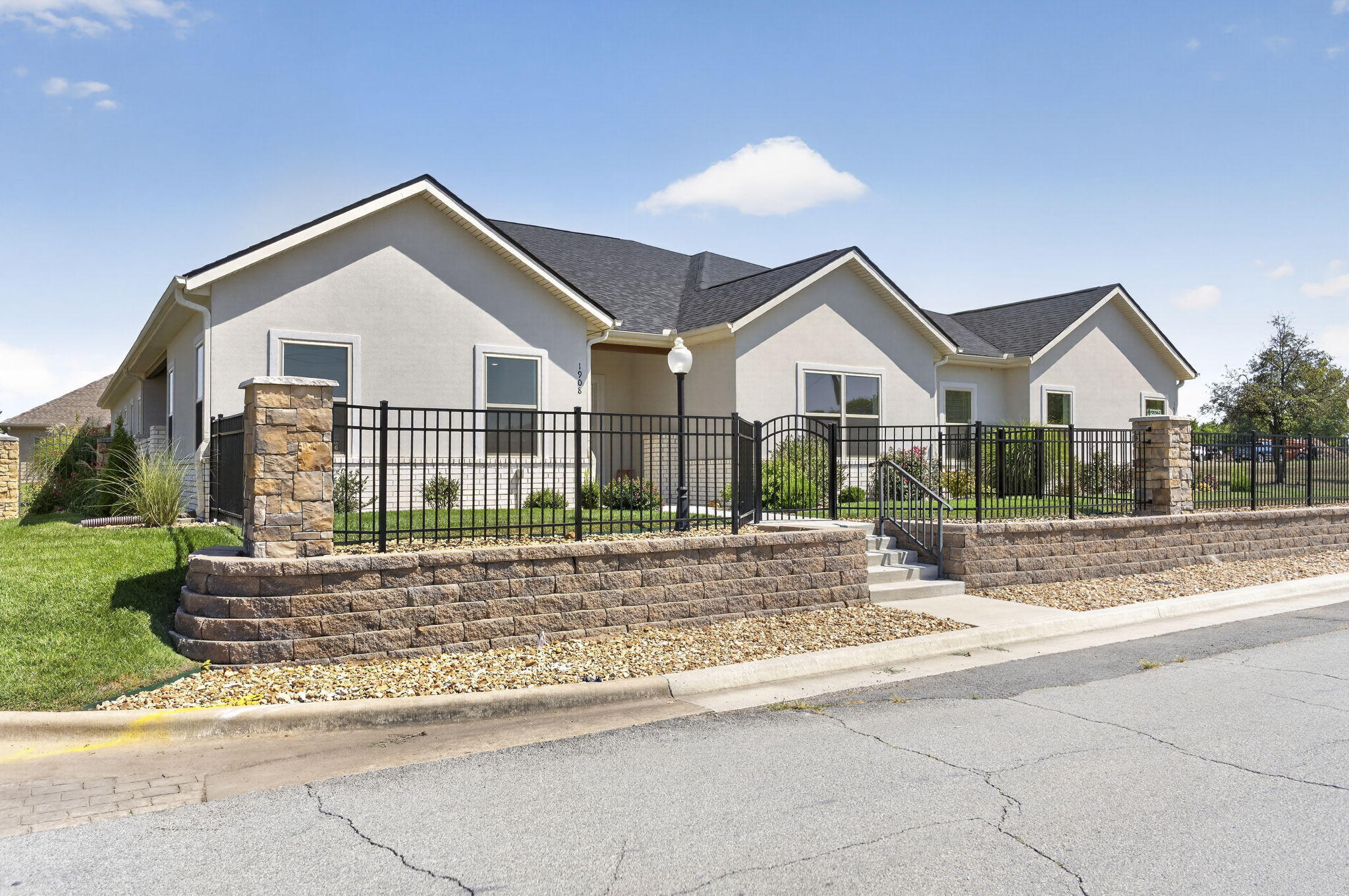 60332869 Property Photo 3