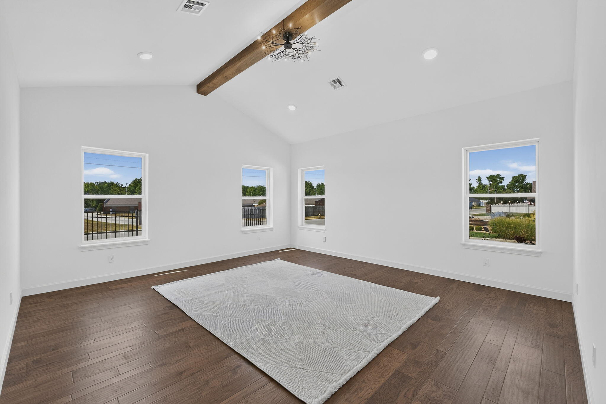 60332869 Property Photo 5
