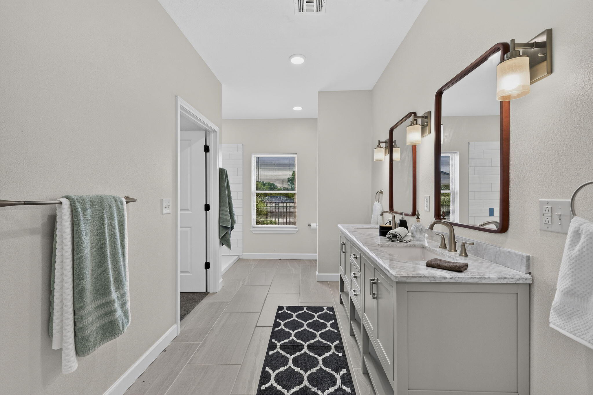 60332869 Property Photo 11