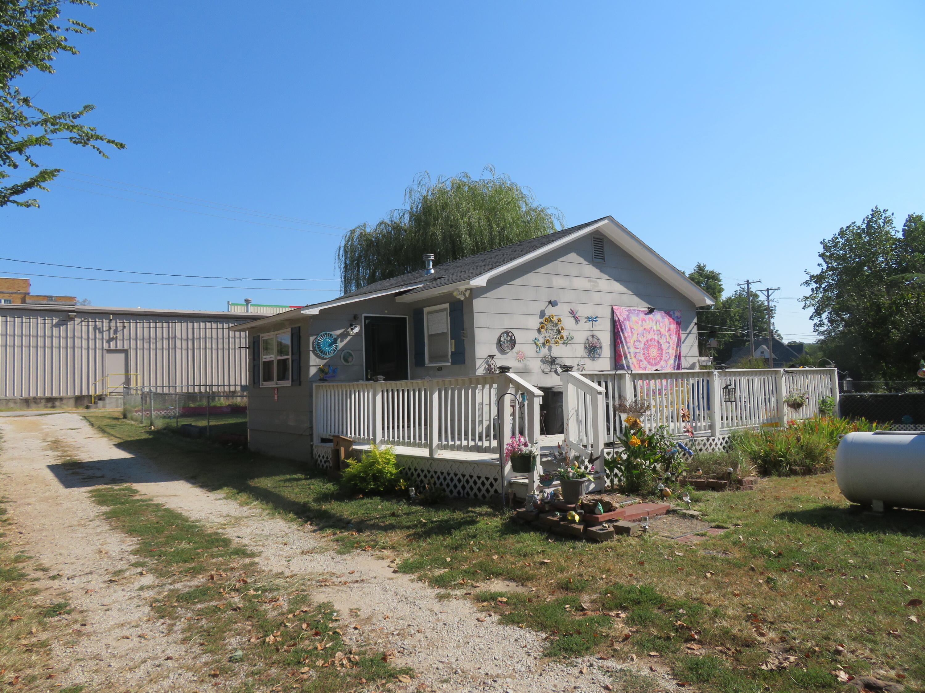 200 East Lee Street Property Photo 6