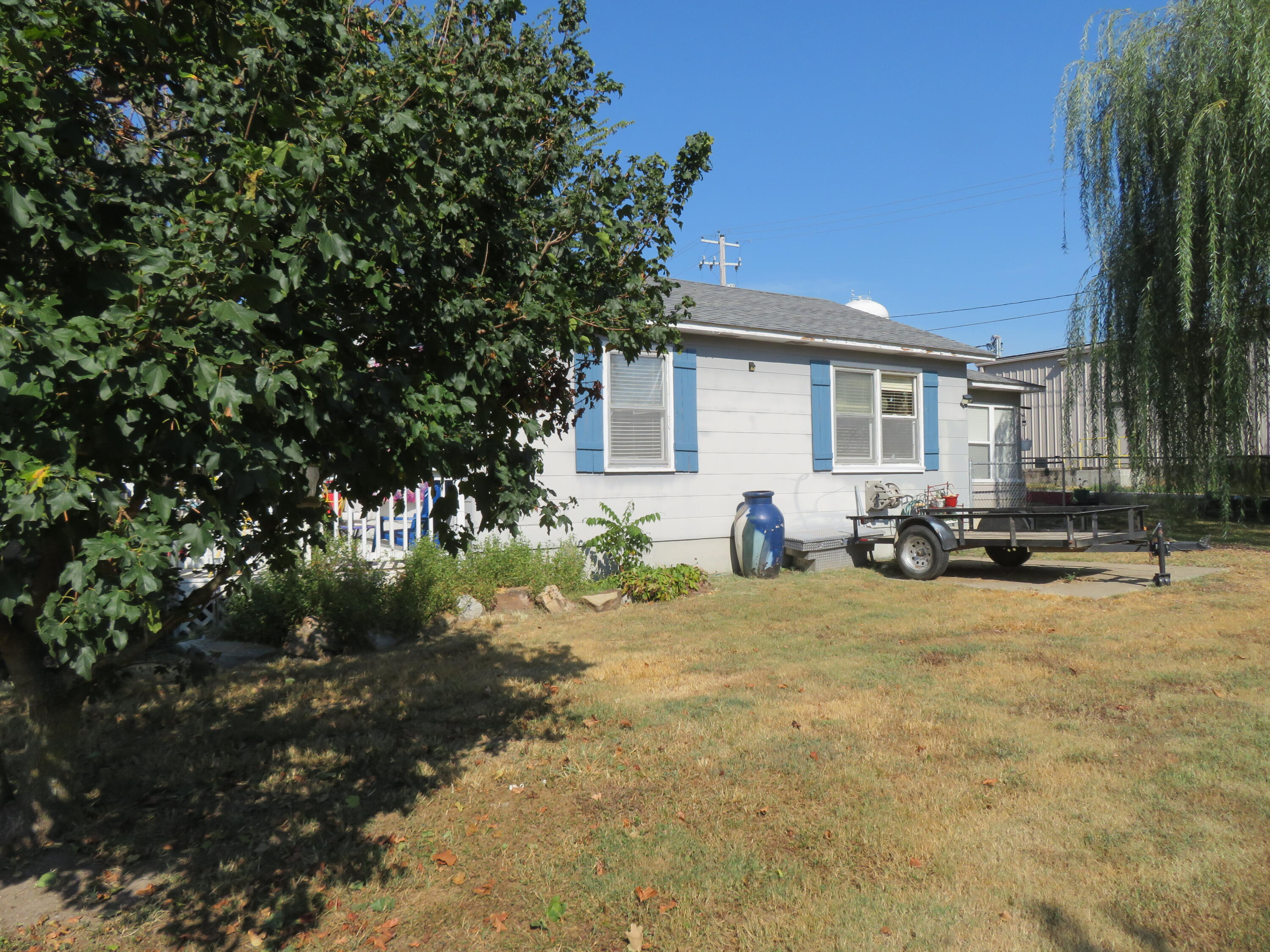 200 East Lee Street Property Photo 9