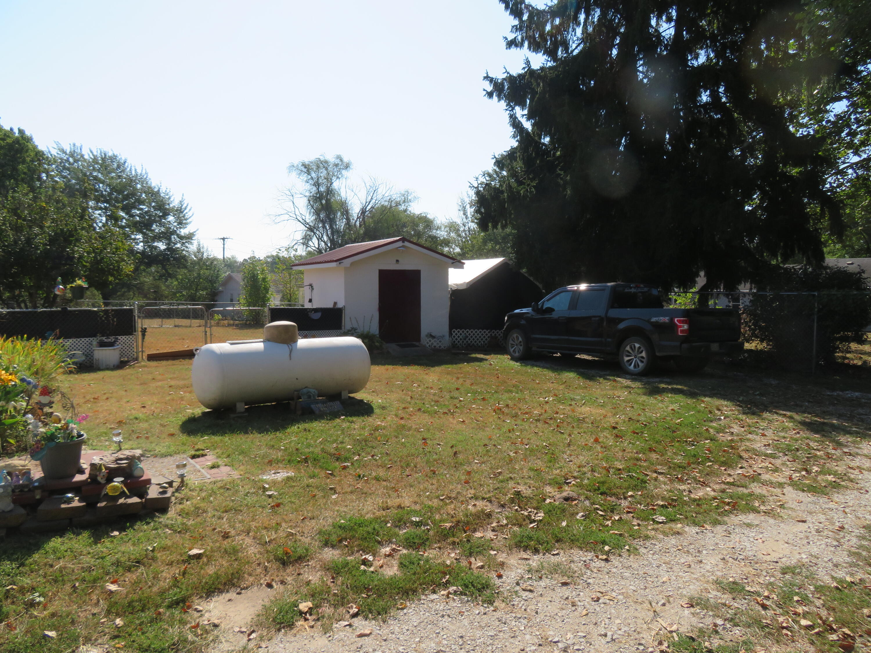 200 East Lee Street Property Photo 14