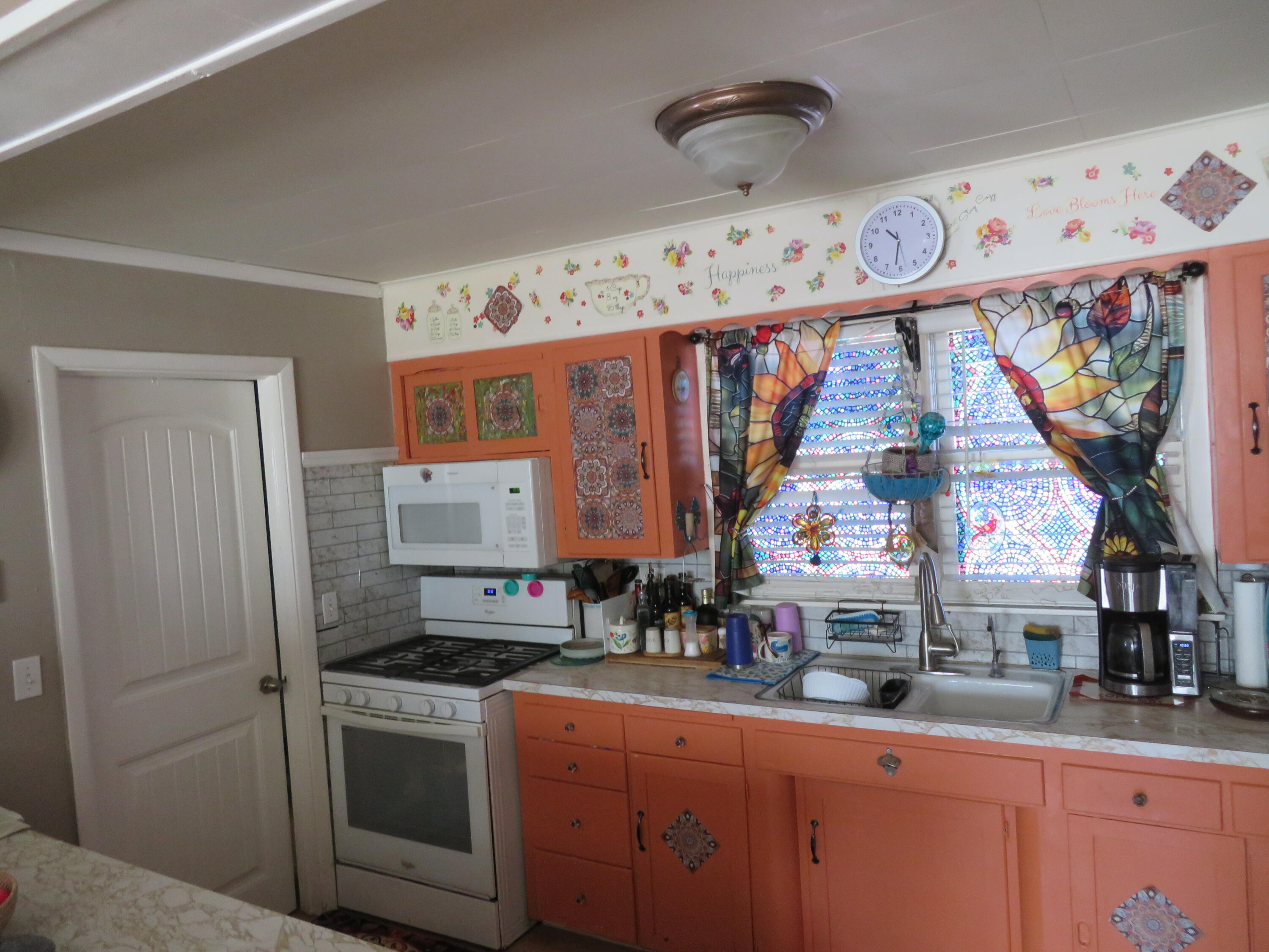 200 East Lee Street Property Photo 16