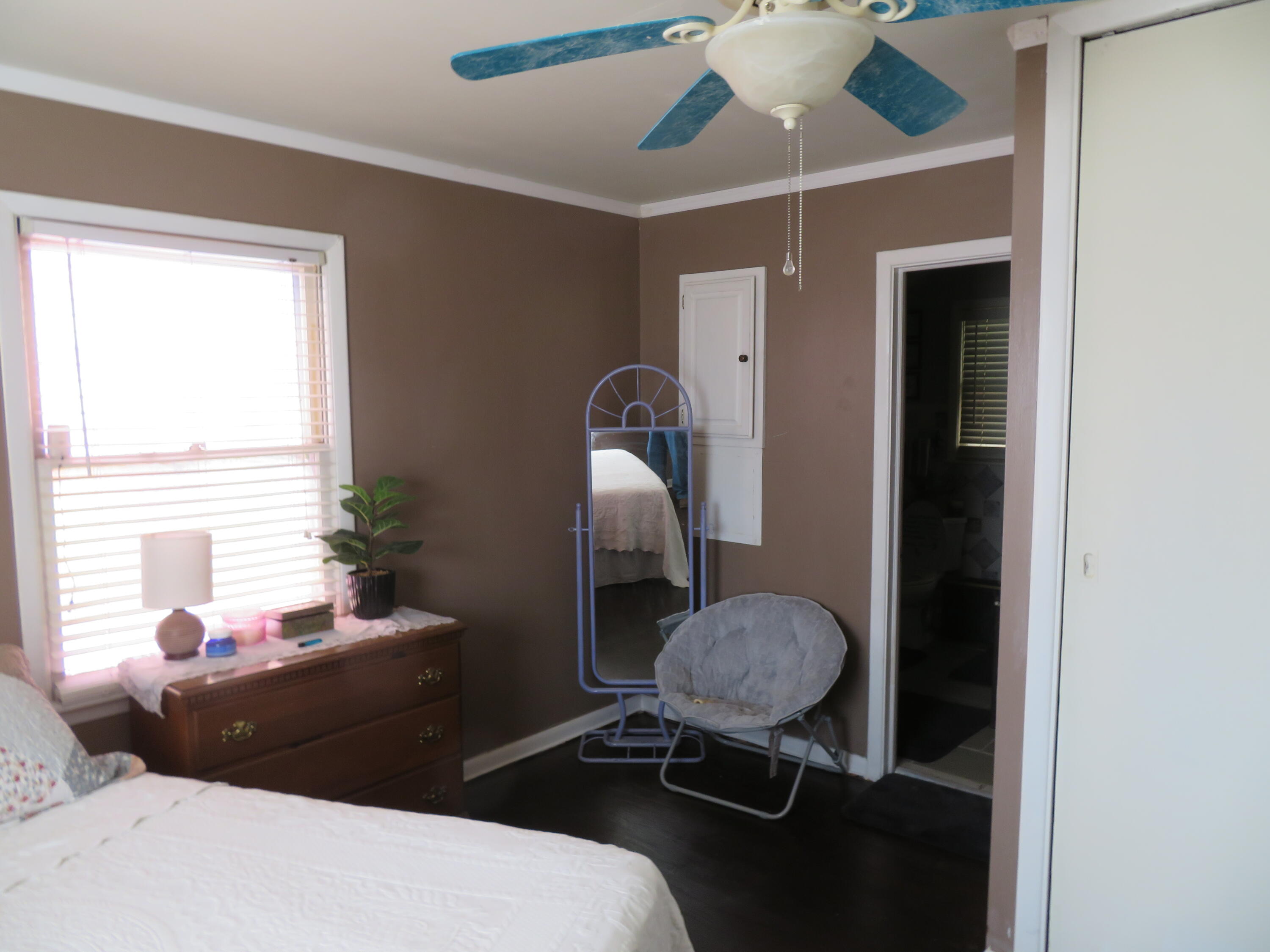 200 East Lee Street Property Photo 24